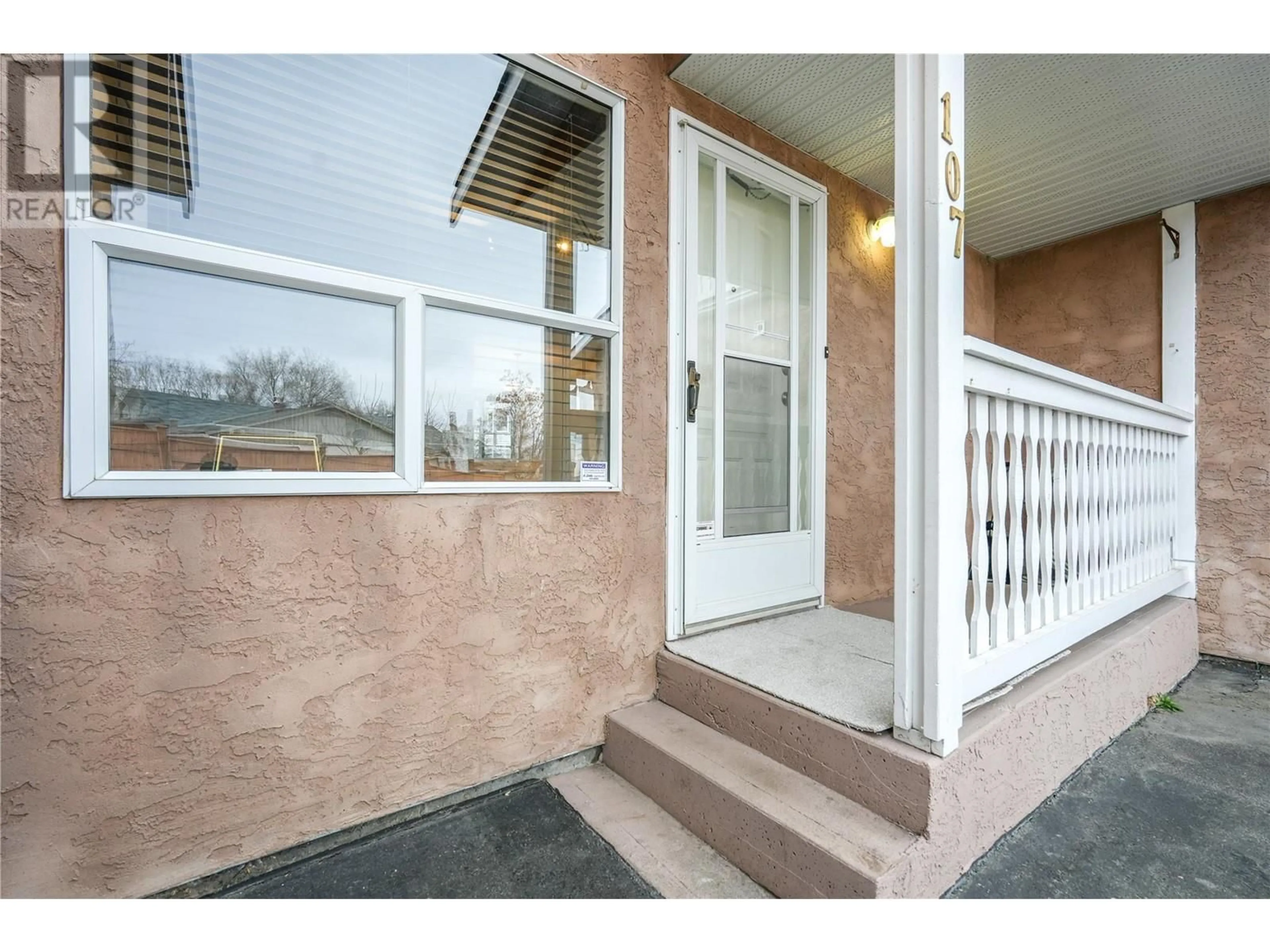 Indoor entryway for 1006 King Street Unit# 107, Penticton British Columbia V2A4S6