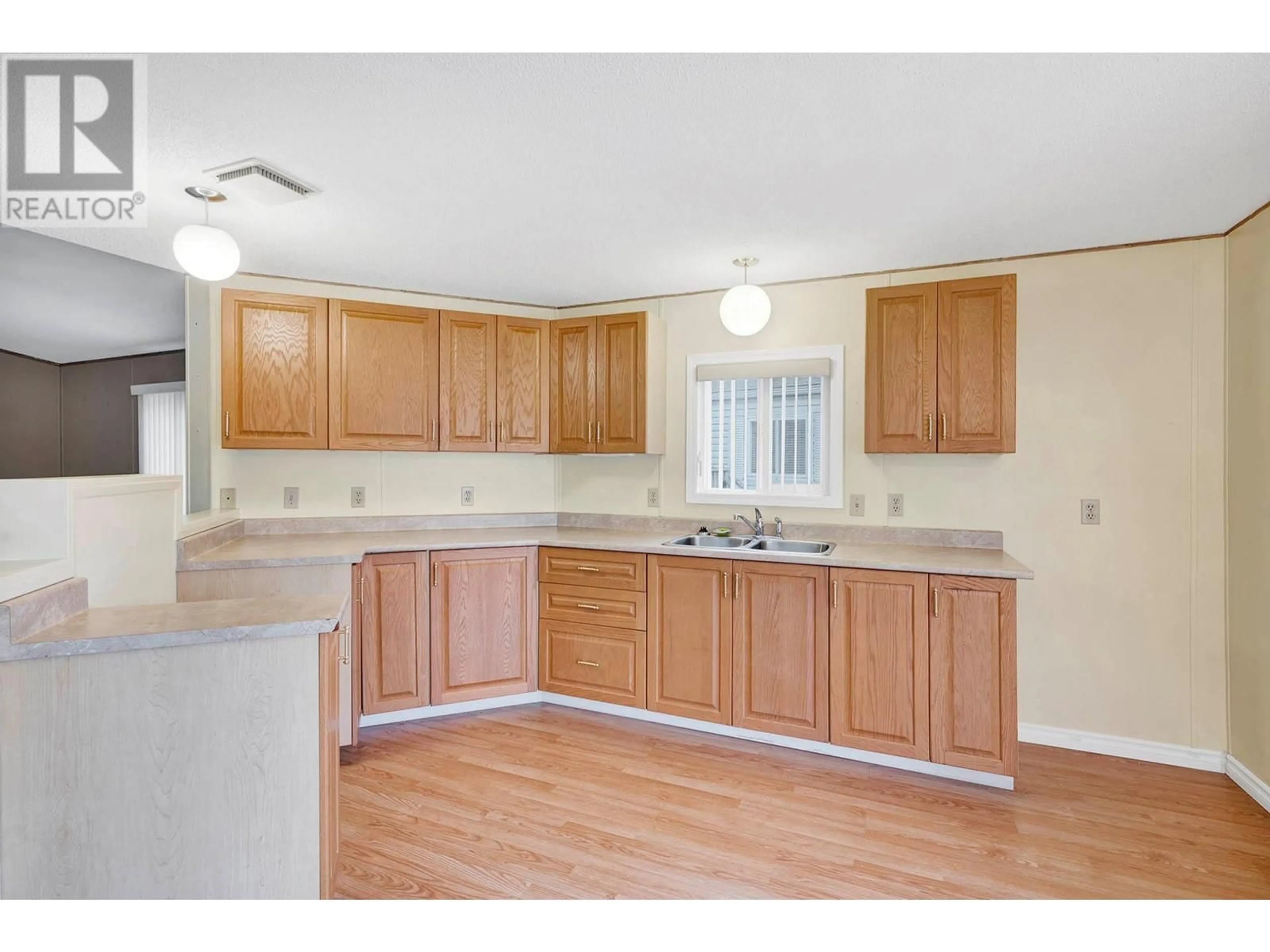 Standard kitchen, unknown for 213U - 213 UNIVERSAL WAY, Kamloops British Columbia V2B1A5