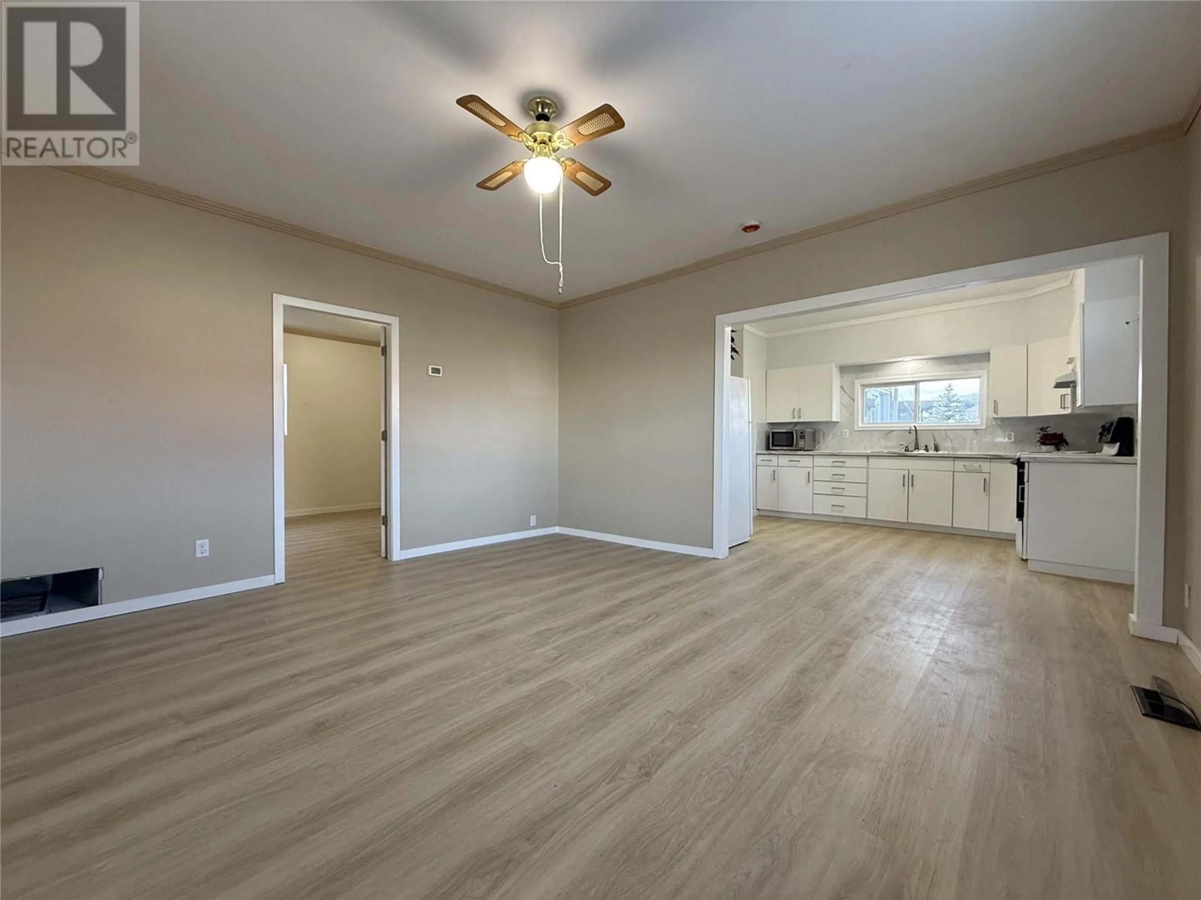 A pic of a room, wood floors for 101 6TH Avenue S, Cranbrook British Columbia V1C2H5