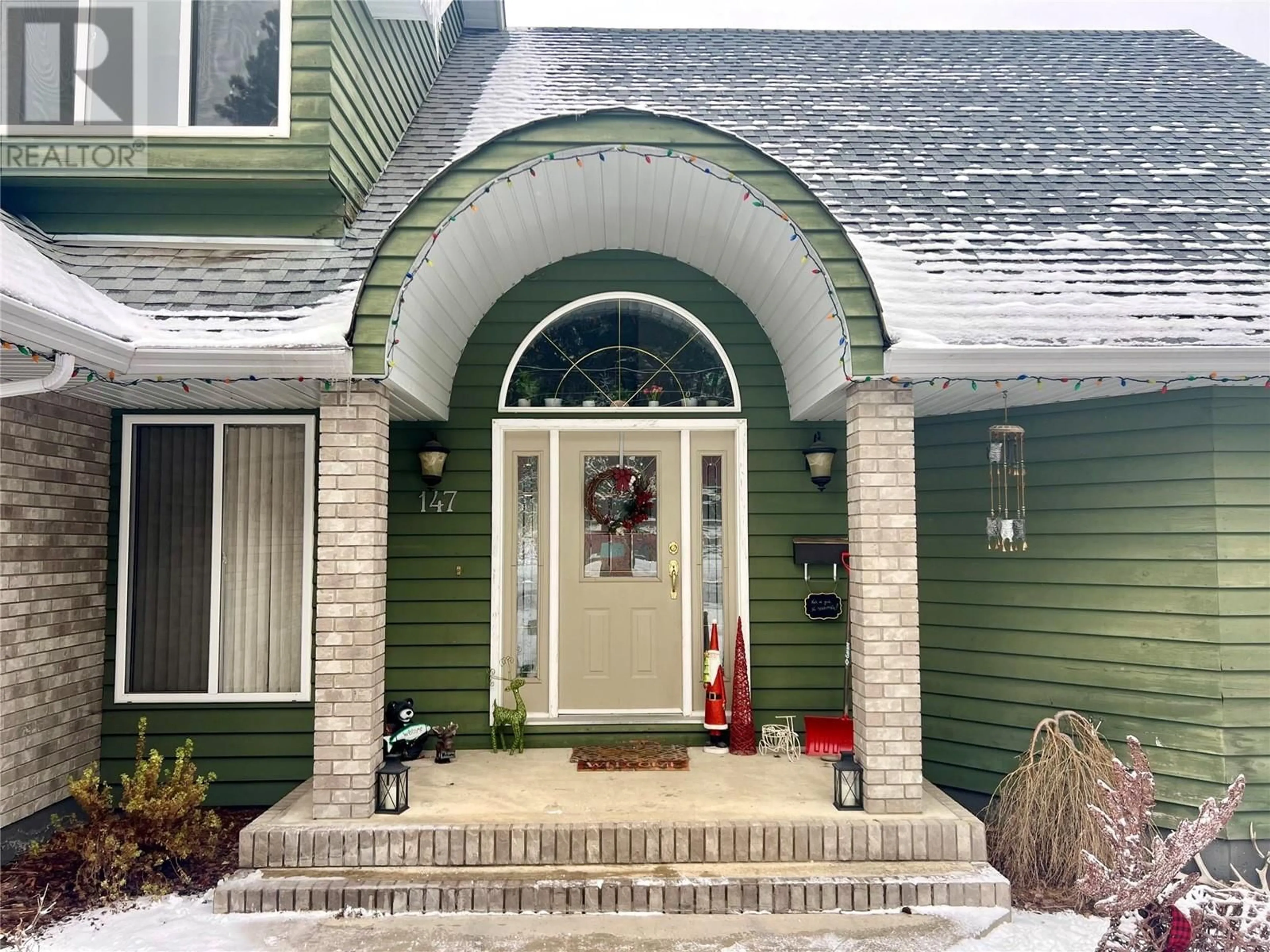 Indoor entryway for 147 Tulameen Trail, Princeton British Columbia V0X1W0