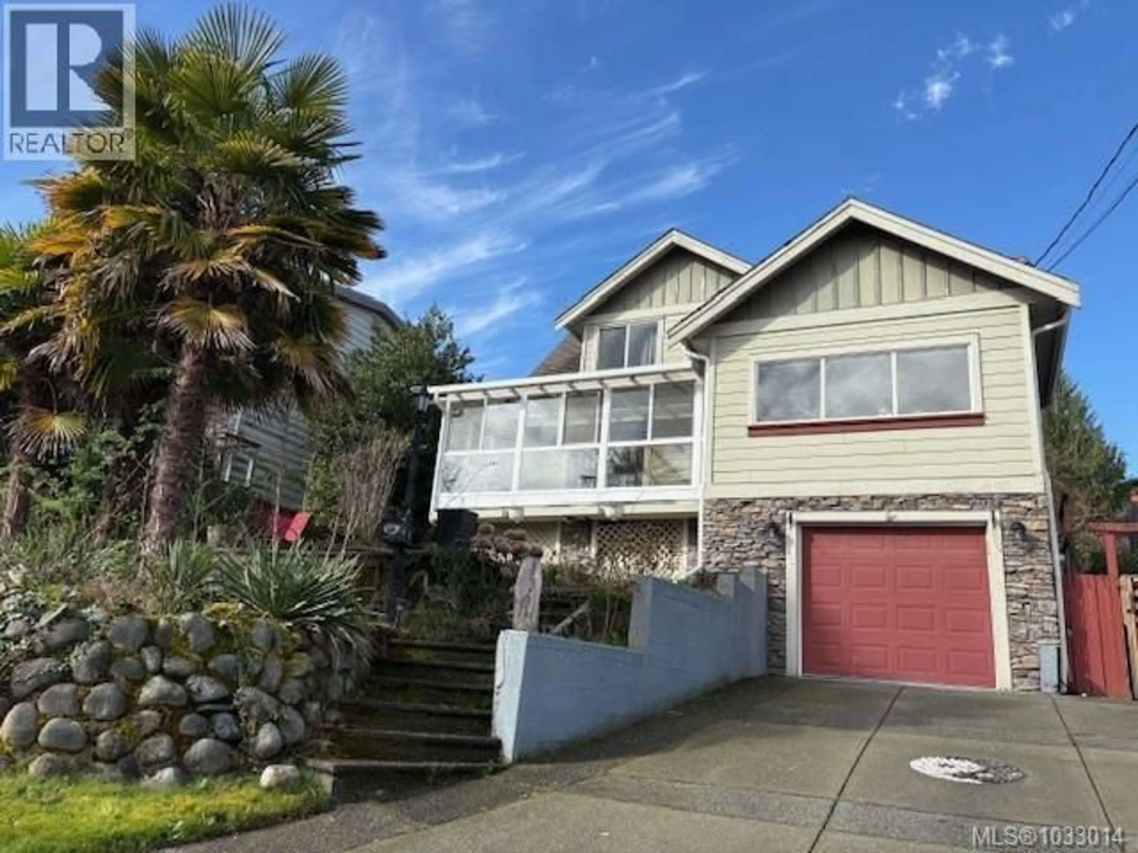 Home with vinyl exterior material, street for 1361 DISCOVERY AVENUE, Nanaimo British Columbia V9S4B5