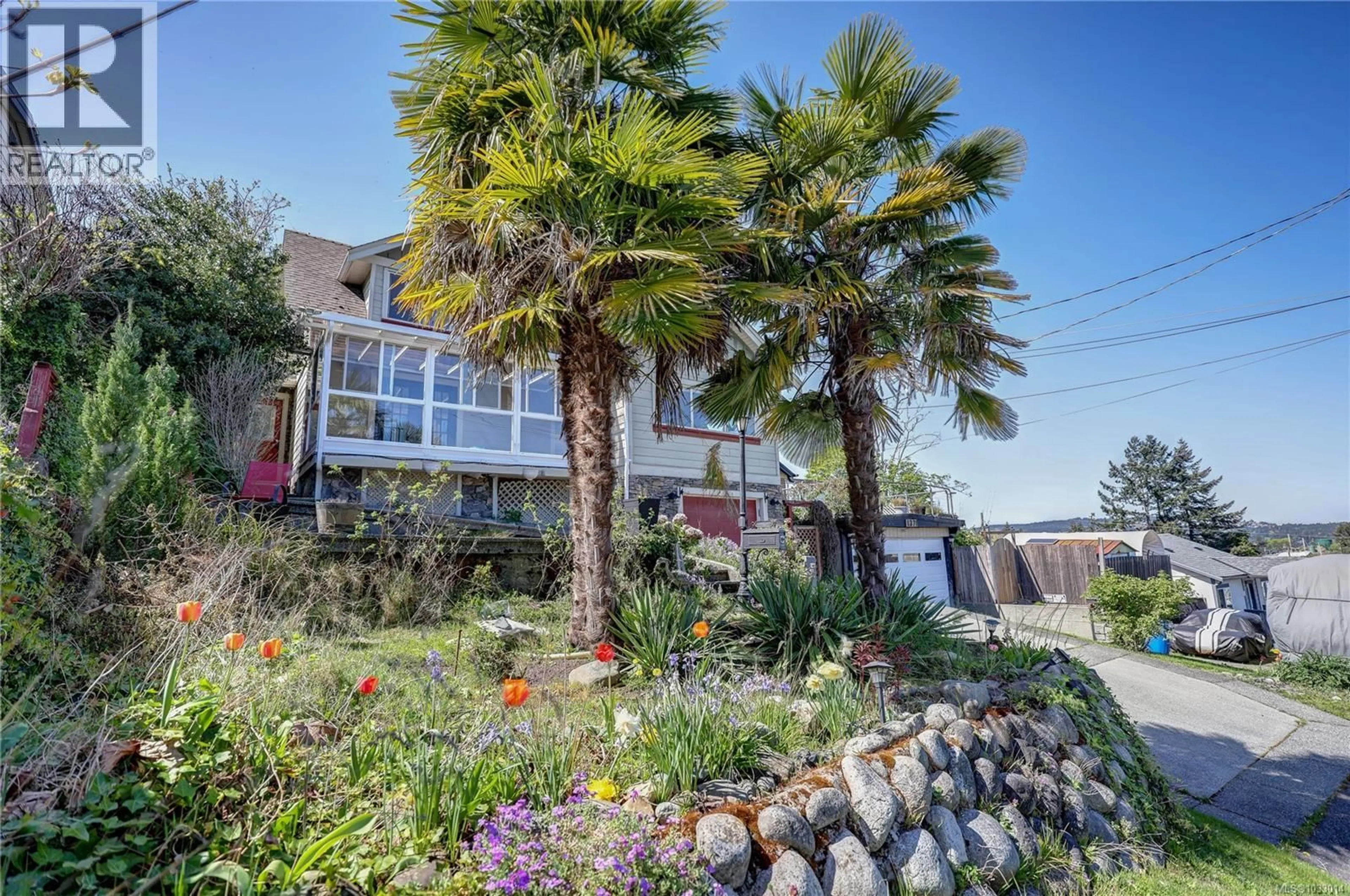 A pic from outside/outdoor area/front of a property/back of a property/a pic from drone, water/lake/river/ocean view for 1361 DISCOVERY AVENUE, Nanaimo British Columbia V9S4B5