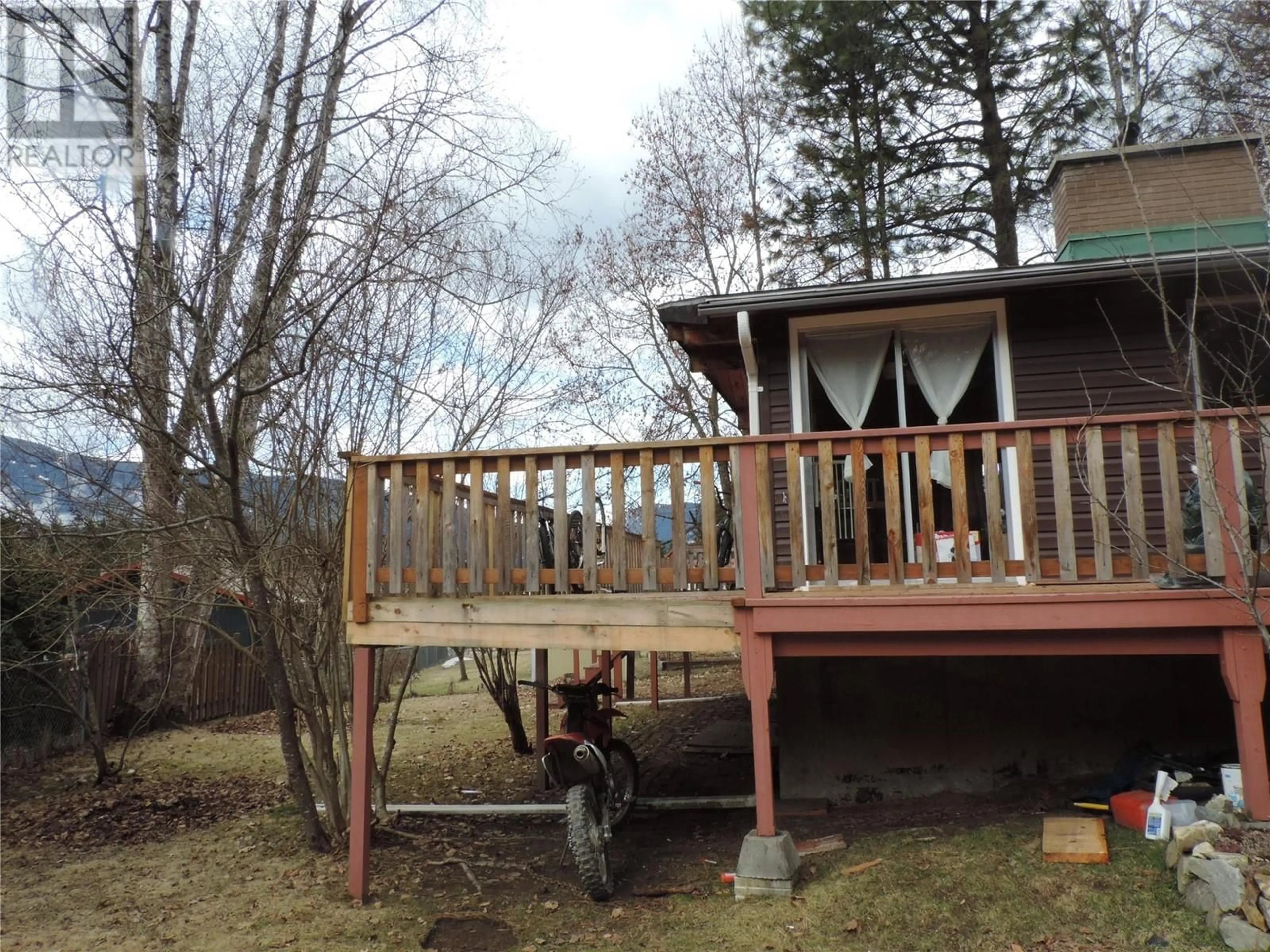 Patio, unknown for 508 NELSON Avenue N, Nakusp British Columbia V0G1R1