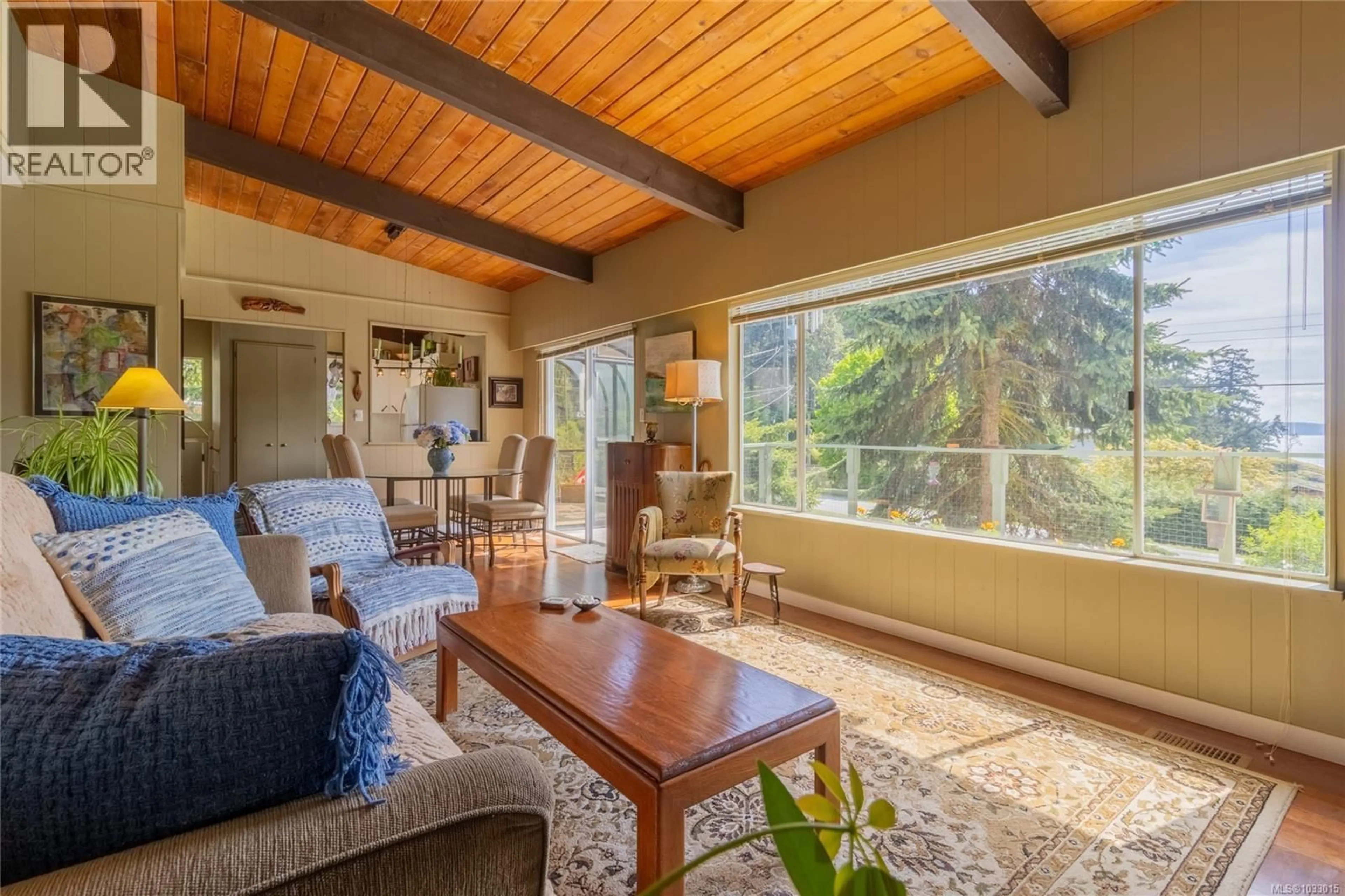 Living room with furniture, unknown for 27146 SCHOONER WAY, Pender Island British Columbia V0N2M2