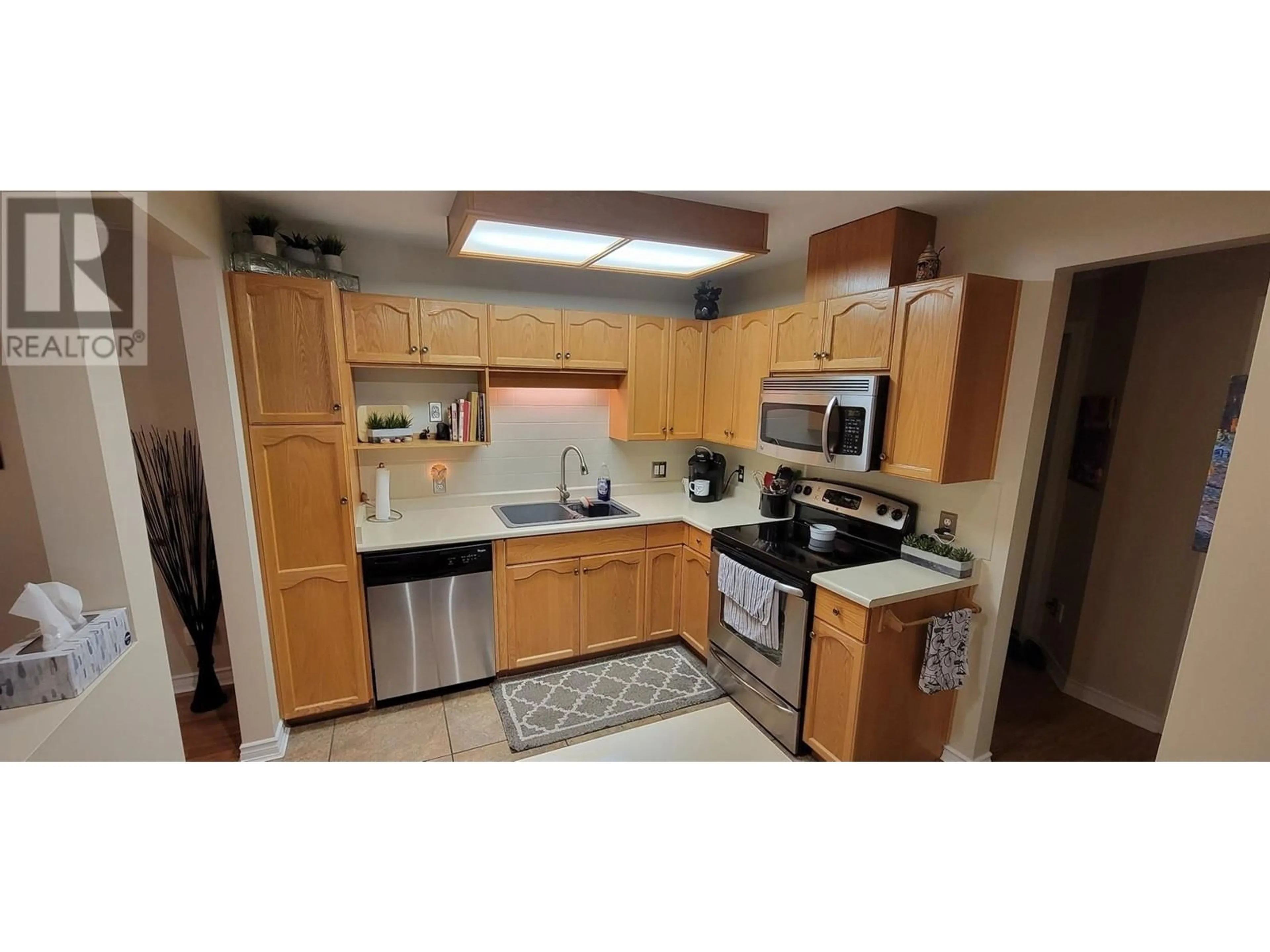 Standard kitchen, unknown for 1445 HALIFAX Street Unit# 311, Penticton British Columbia V2A8M8