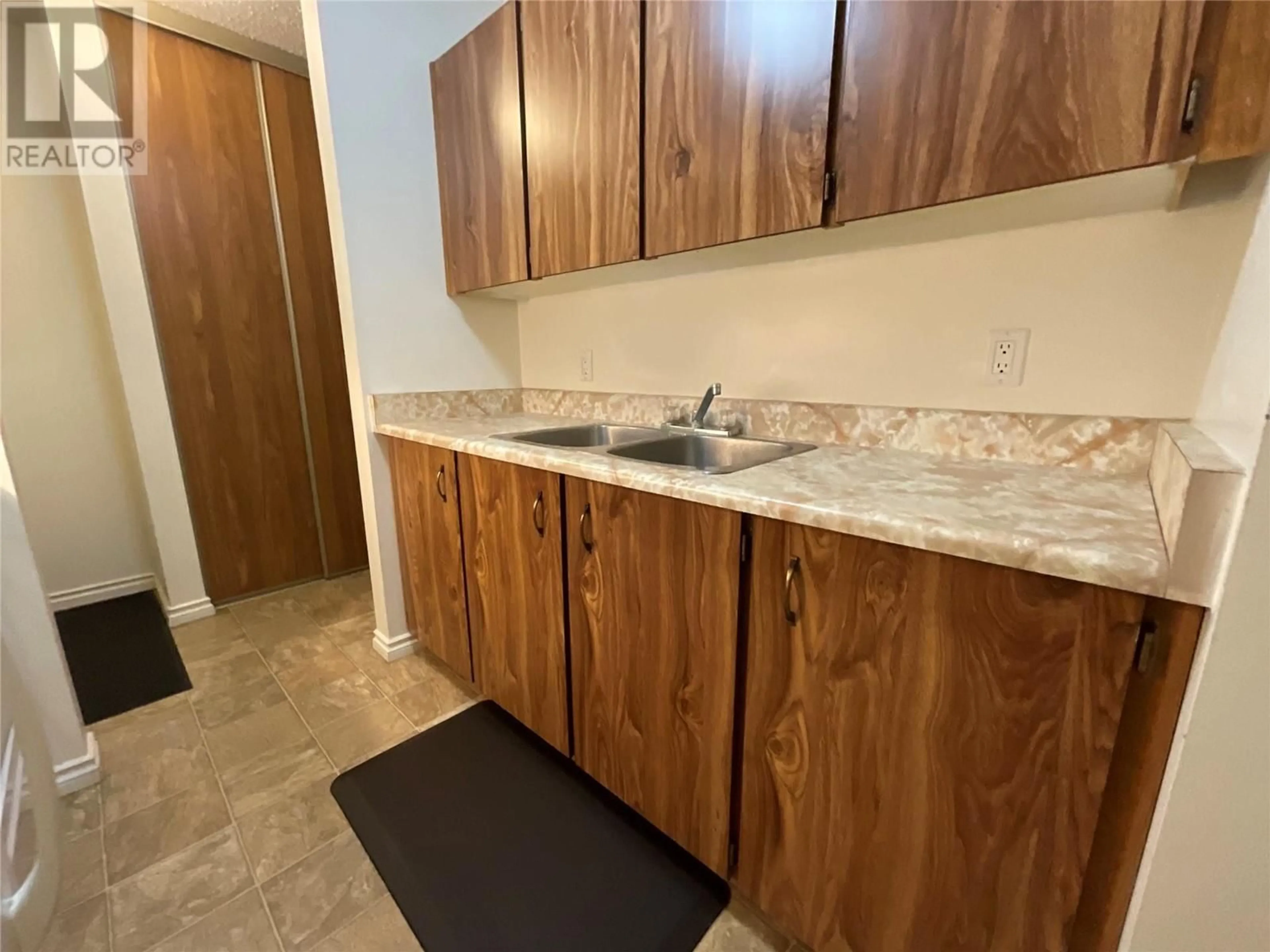 Standard kitchen, unknown for 307 - 216 SPIEKER AVENUE, Tumbler Ridge British Columbia V0C2W0