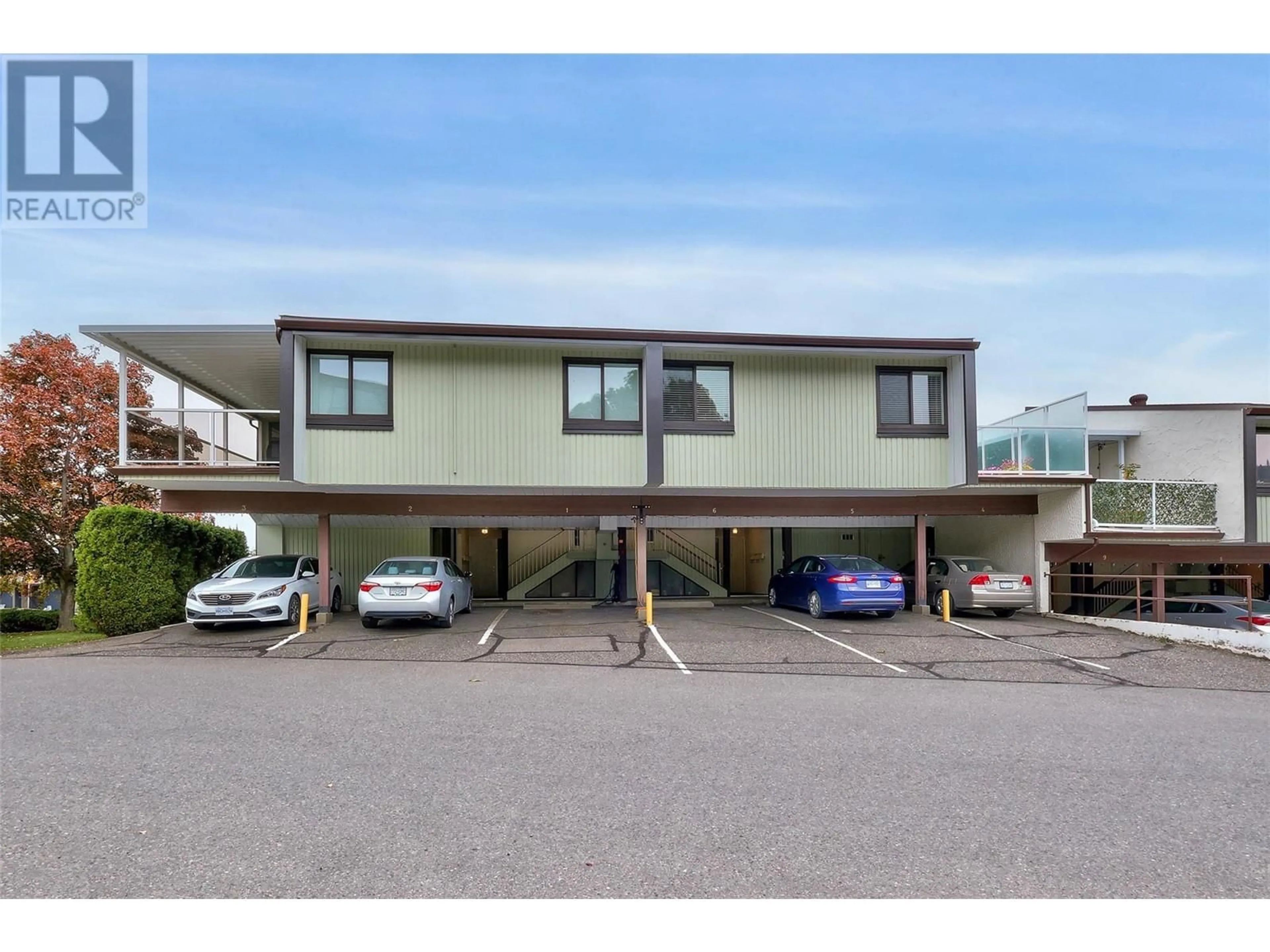 Indoor garage for 137 MCGILL Road Unit# 6, Kamloops British Columbia V2H1T7