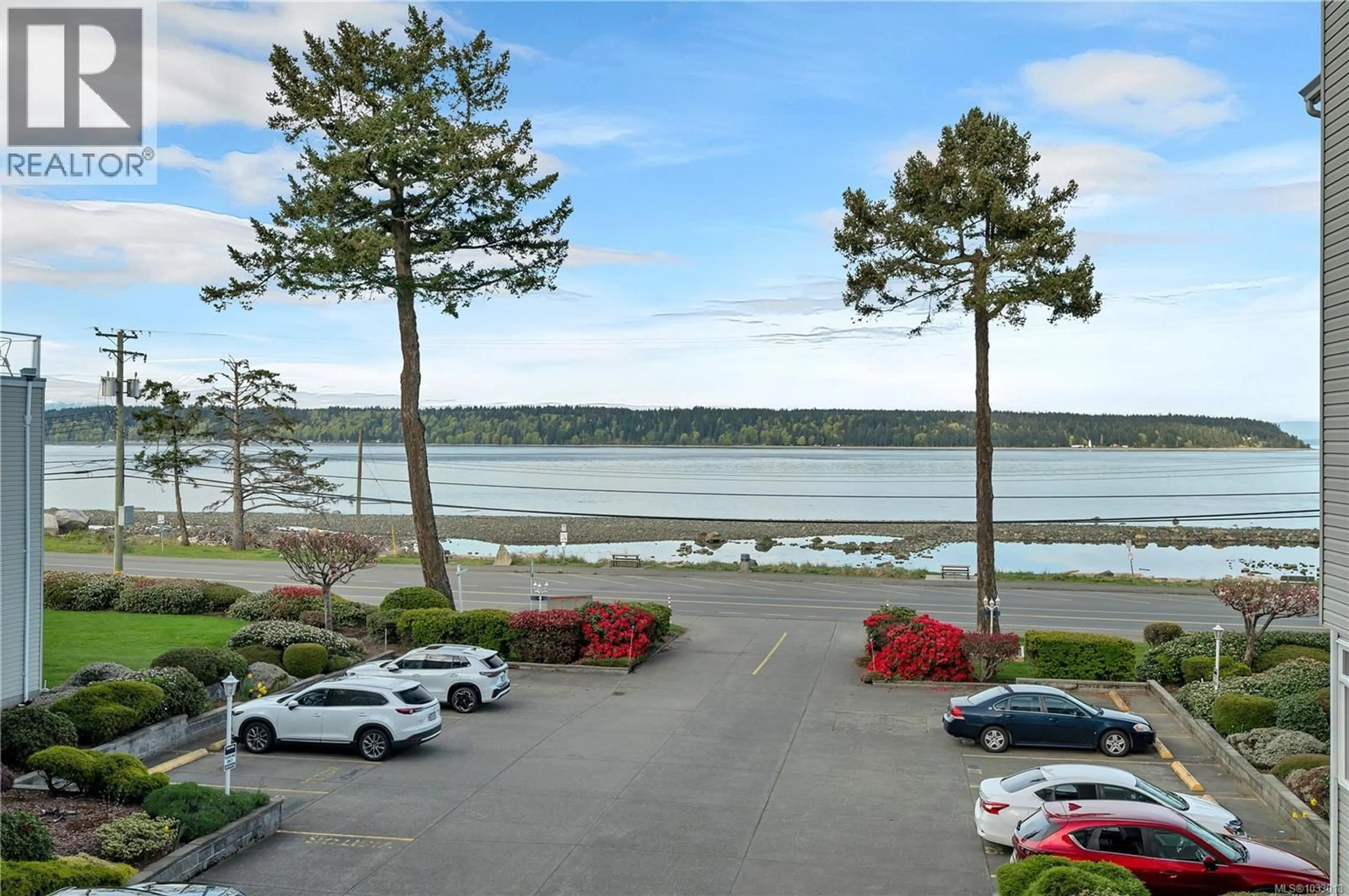 Patio, water/lake/river/ocean view for 307B - 670 ISLAND HIGHWAY SOUTH, Campbell River British Columbia V9W1A6