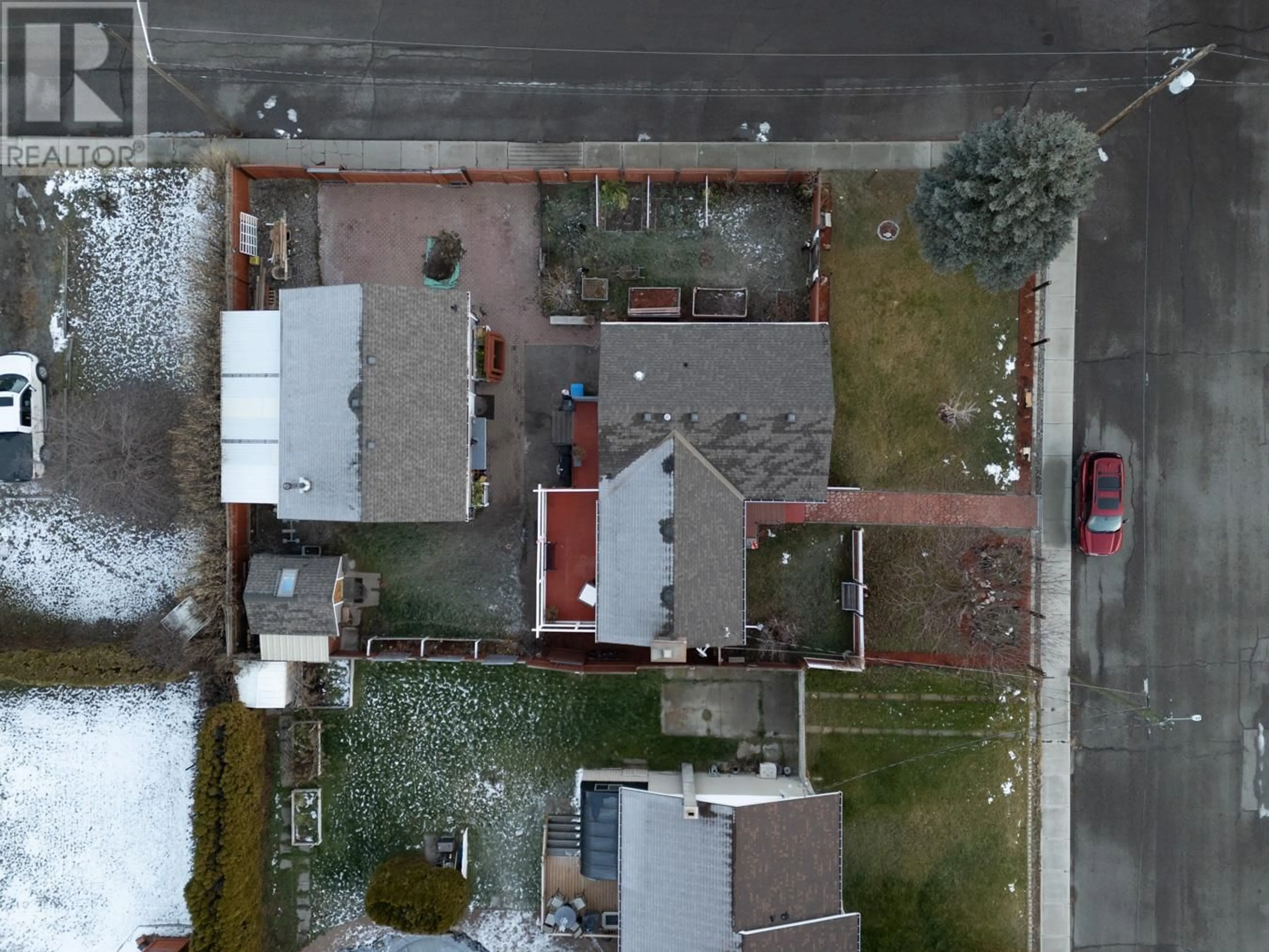 A pic from outside/outdoor area/front of a property/back of a property/a pic from drone, unknown for 2199 MAMETTE AVENUE, Merritt British Columbia V1K1R6