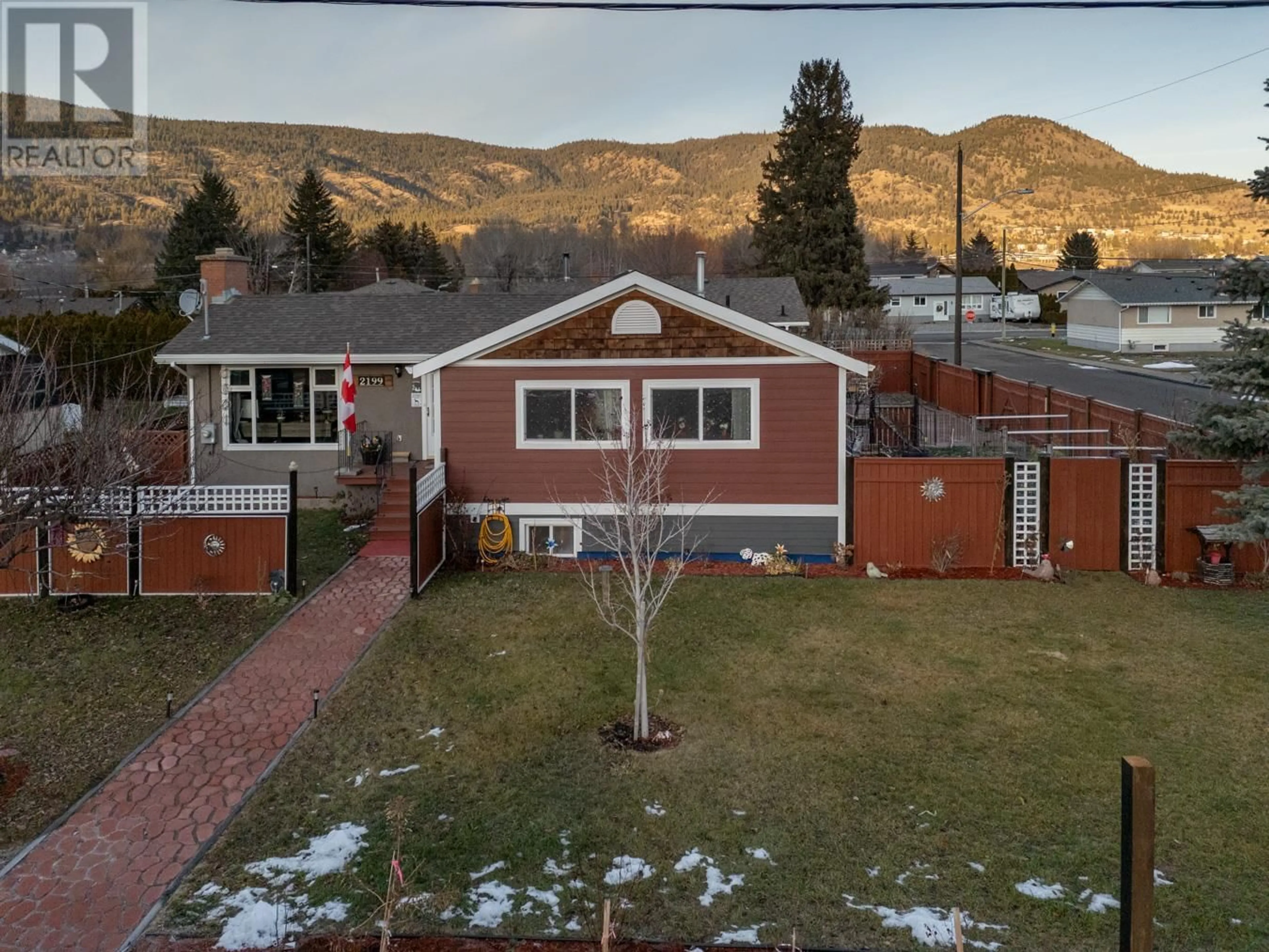 A pic from outside/outdoor area/front of a property/back of a property/a pic from drone, mountain view for 2199 Mamette Avenue, Merritt British Columbia V1K1R6