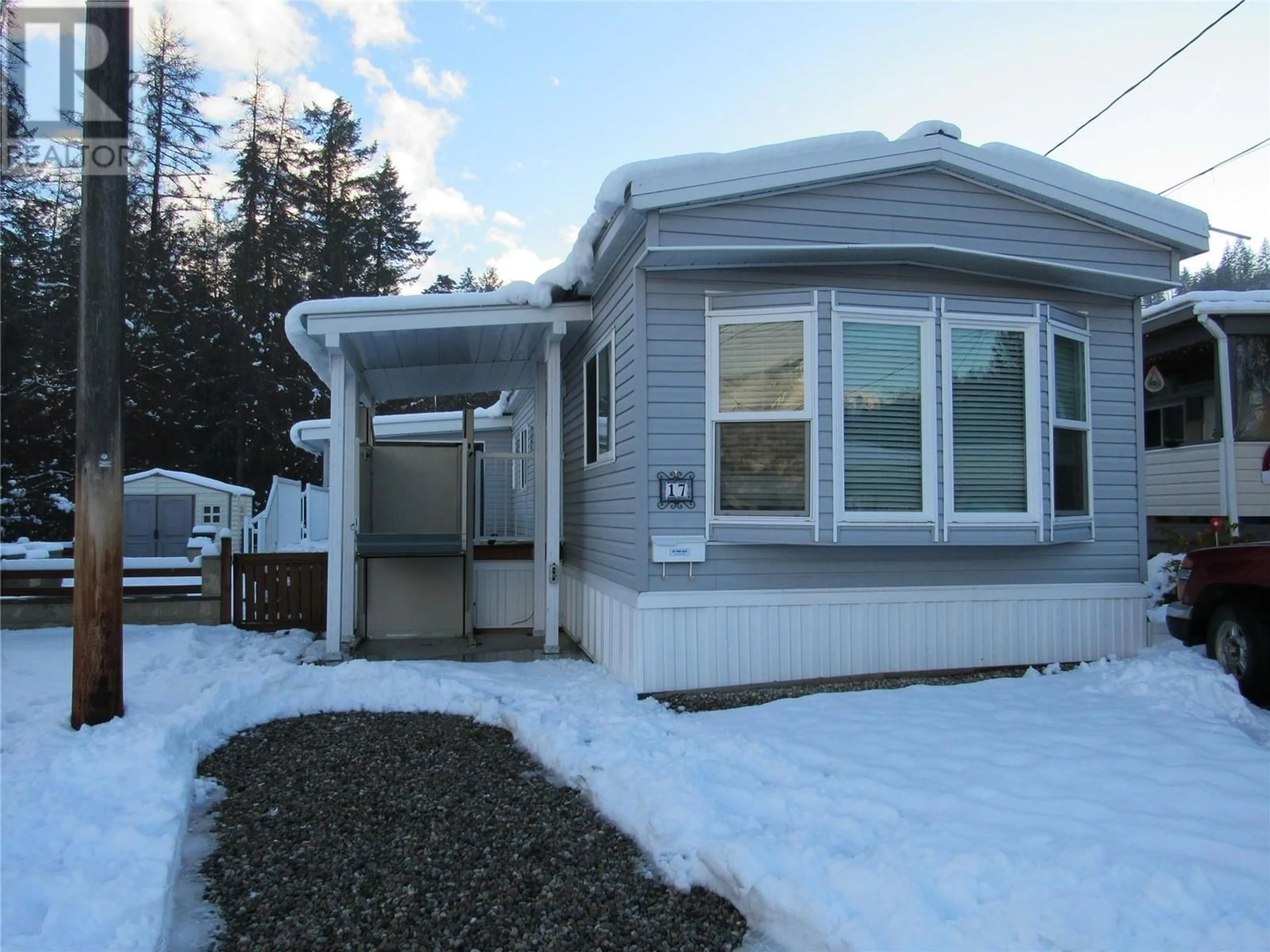 Home with vinyl exterior material, street for 1601 COLUMBIA Avenue Unit# 17, Castlegar British Columbia V1N1J1