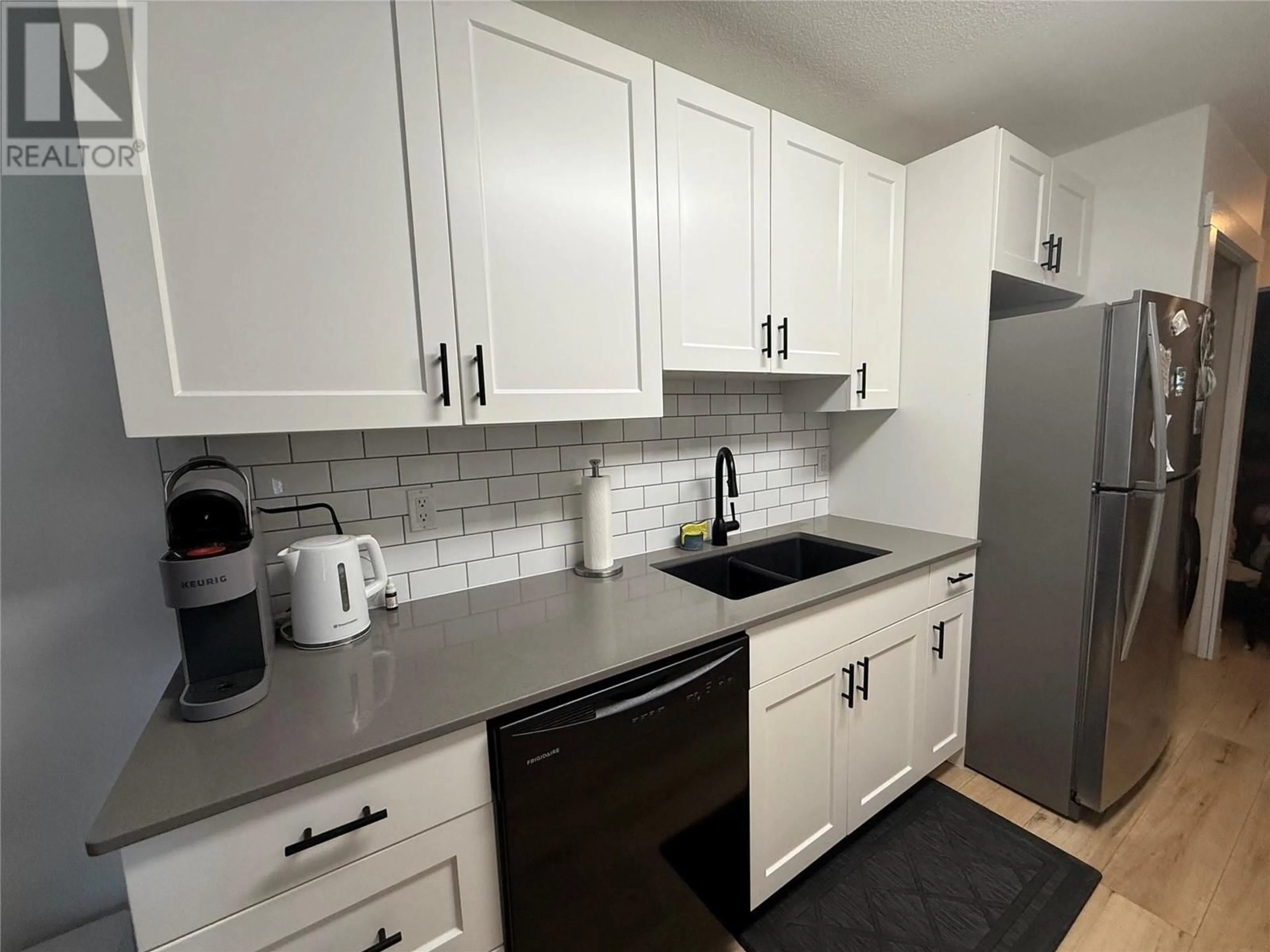 Standard kitchen, unknown for 769 KLO Road Unit# 216, Kelowna British Columbia V1Y9L9