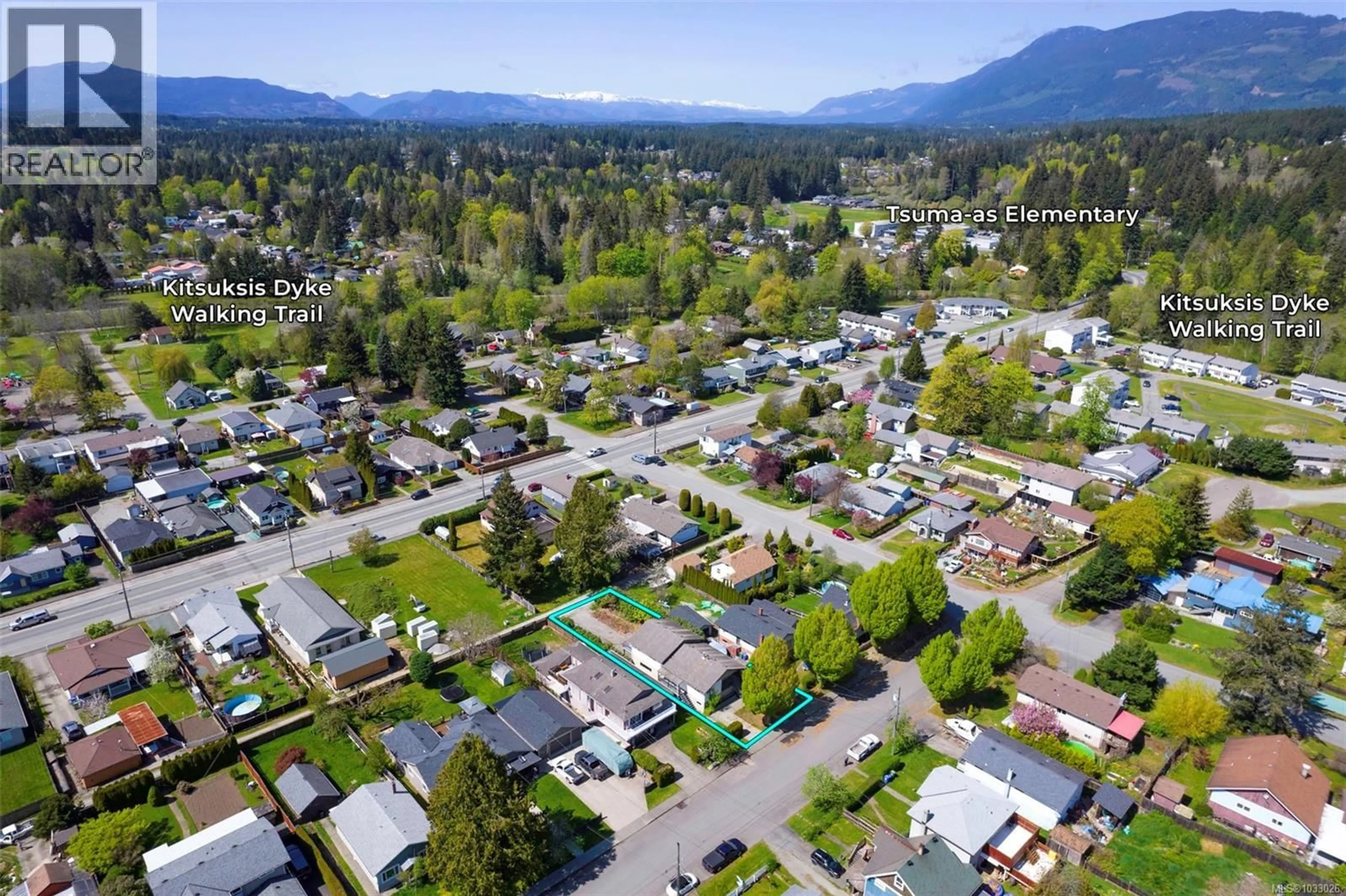 A pic from outside/outdoor area/front of a property/back of a property/a pic from drone, mountain view for 4962 ELIZABETH STREET, Port Alberni British Columbia V9Y6M5