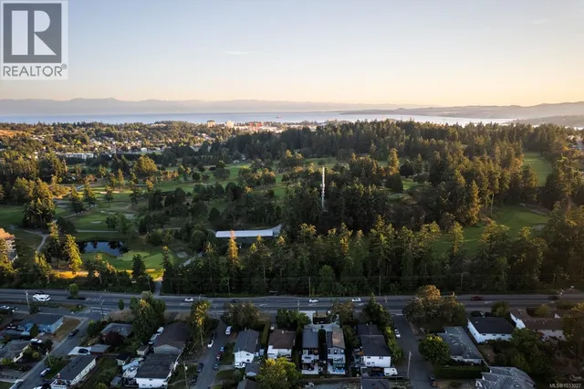 1158 CRAIGFLOWER ROAD, Esquimalt 4