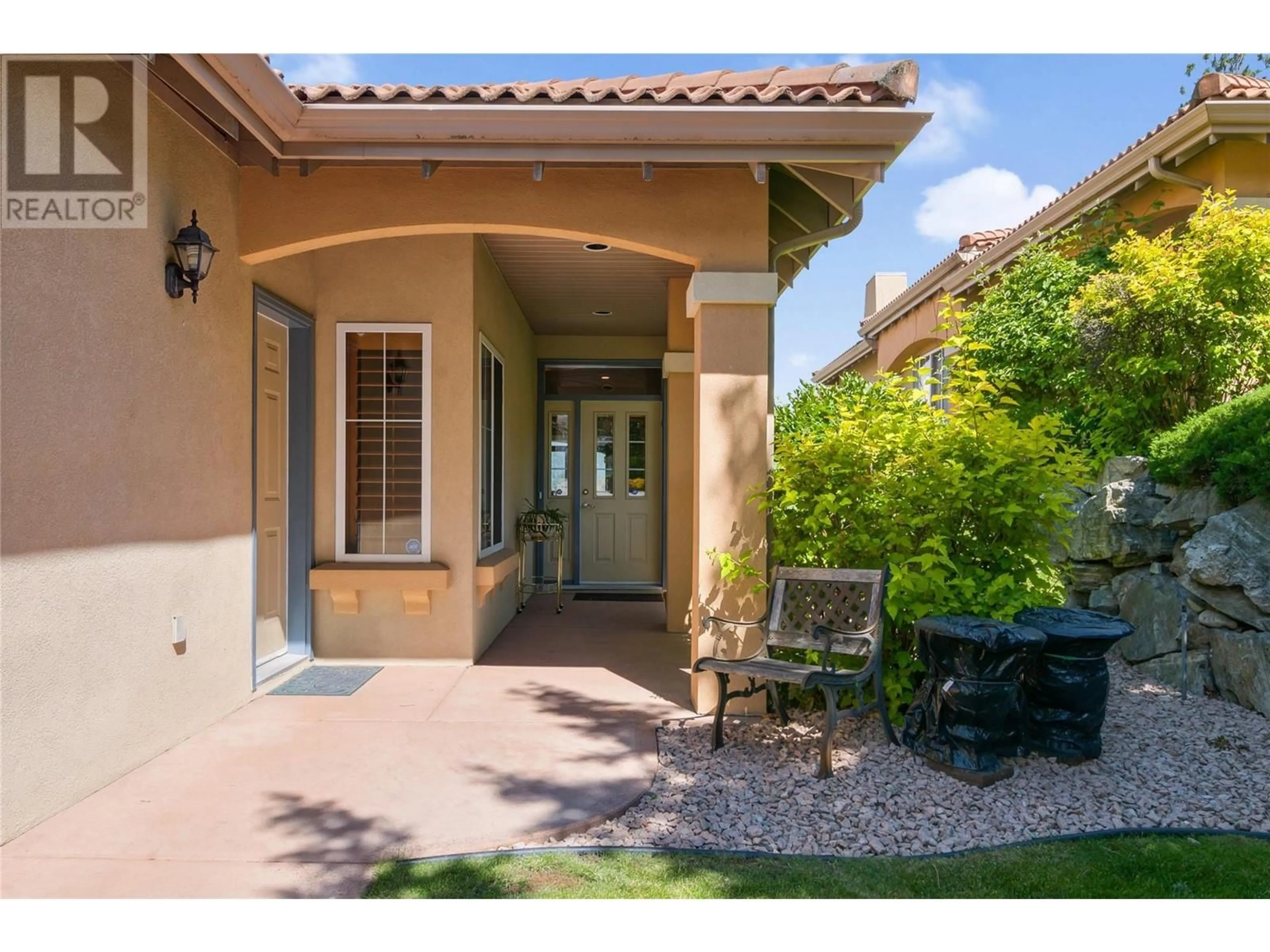 Indoor entryway for 2259 Capistrano Drive, Kelowna British Columbia V1V2M9