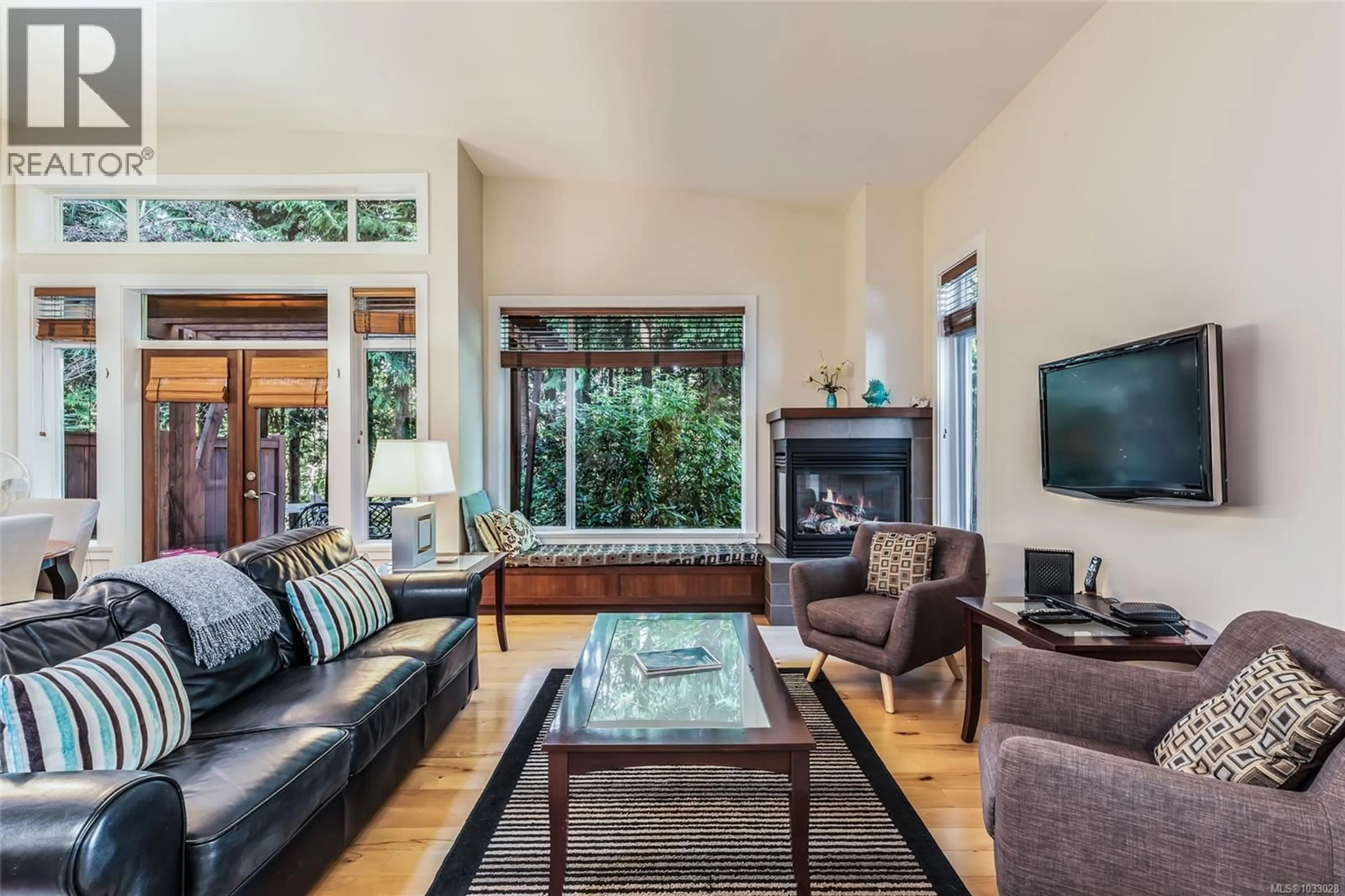 Living room with furniture, unknown for 65 - 1059 TANGLEWOOD PLACE, Parksville British Columbia V9P2N7