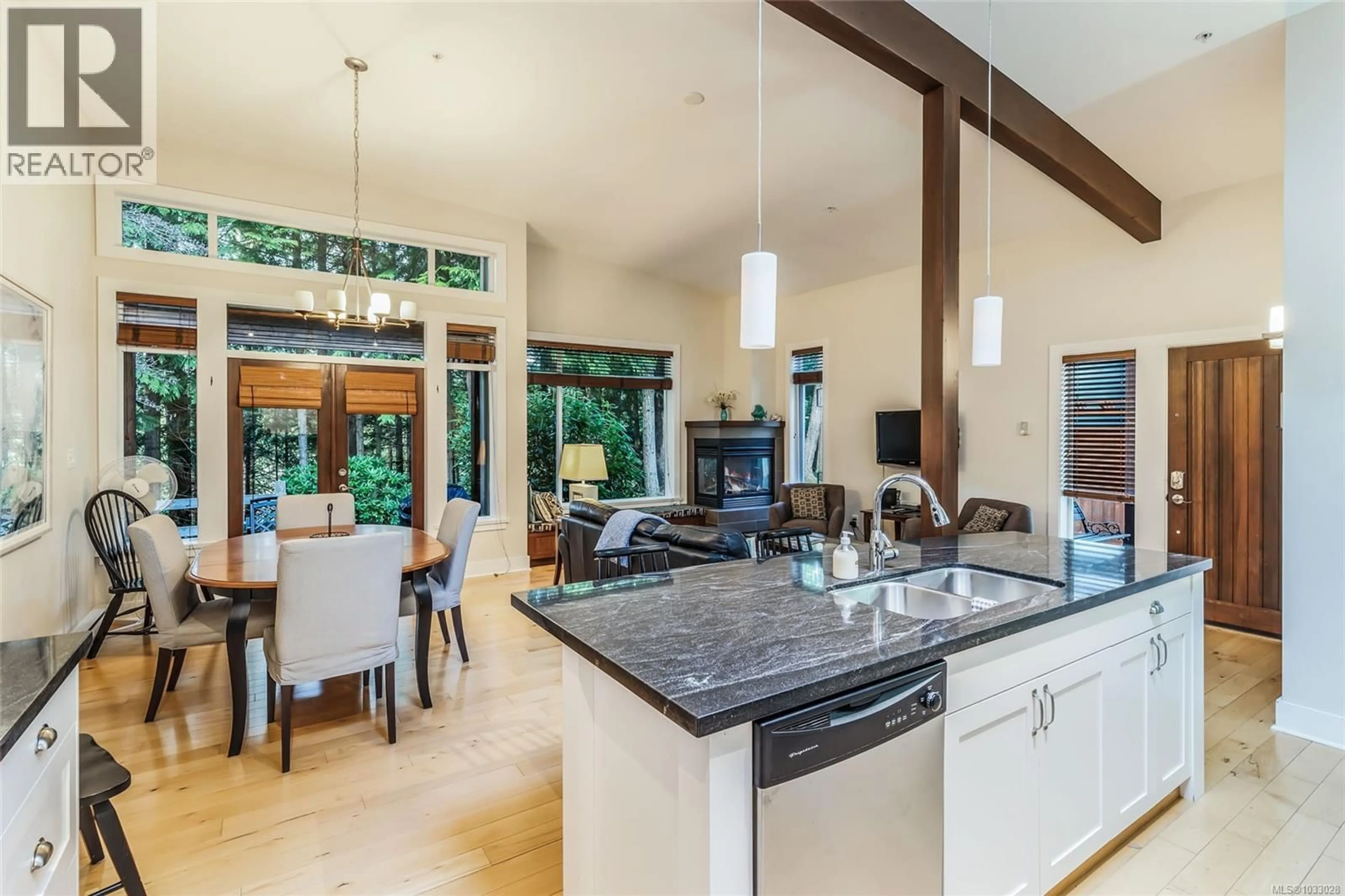 Open concept kitchen, ceramic/tile floor for 65 - 1059 TANGLEWOOD PLACE, Parksville British Columbia V9P2N7