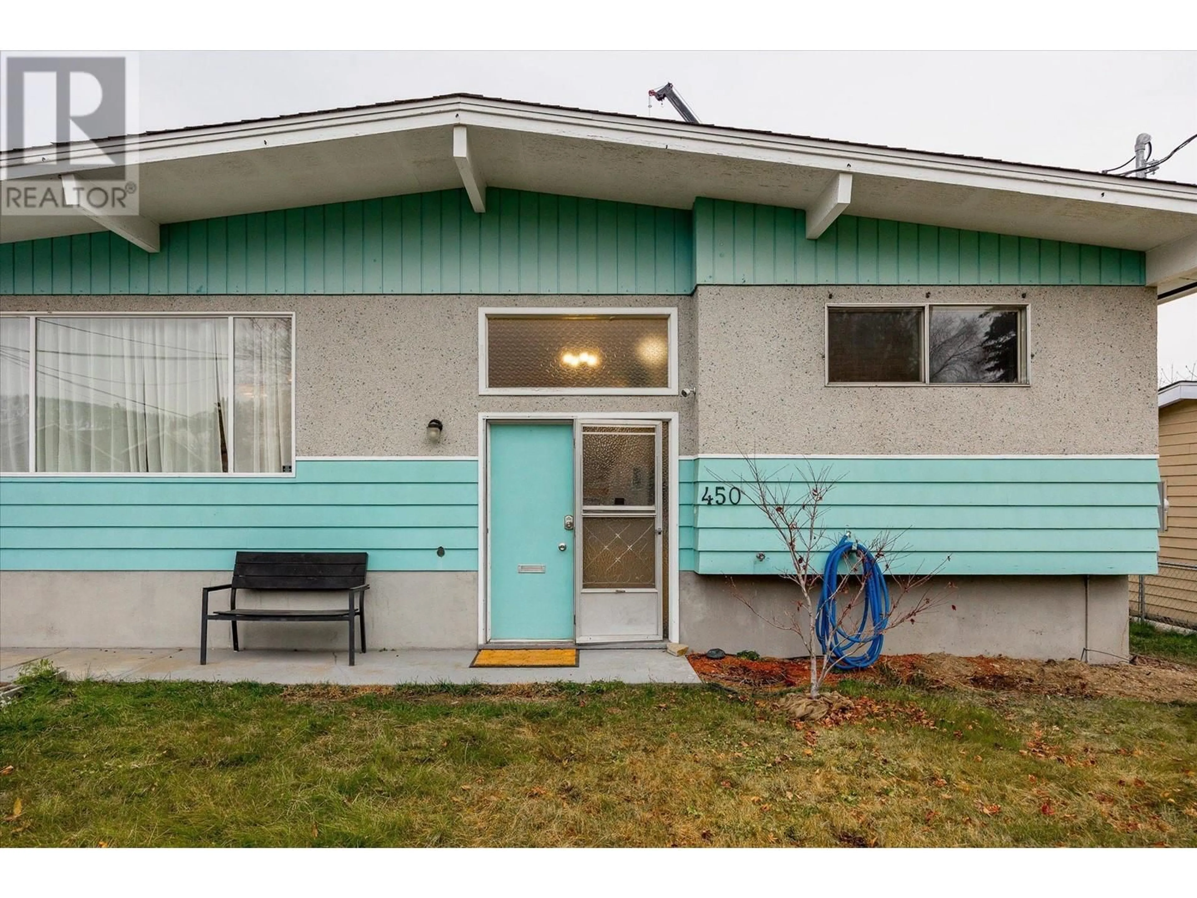 Home with vinyl exterior material, unknown for 450 McDonald Road, Kelowna British Columbia V1X3H2