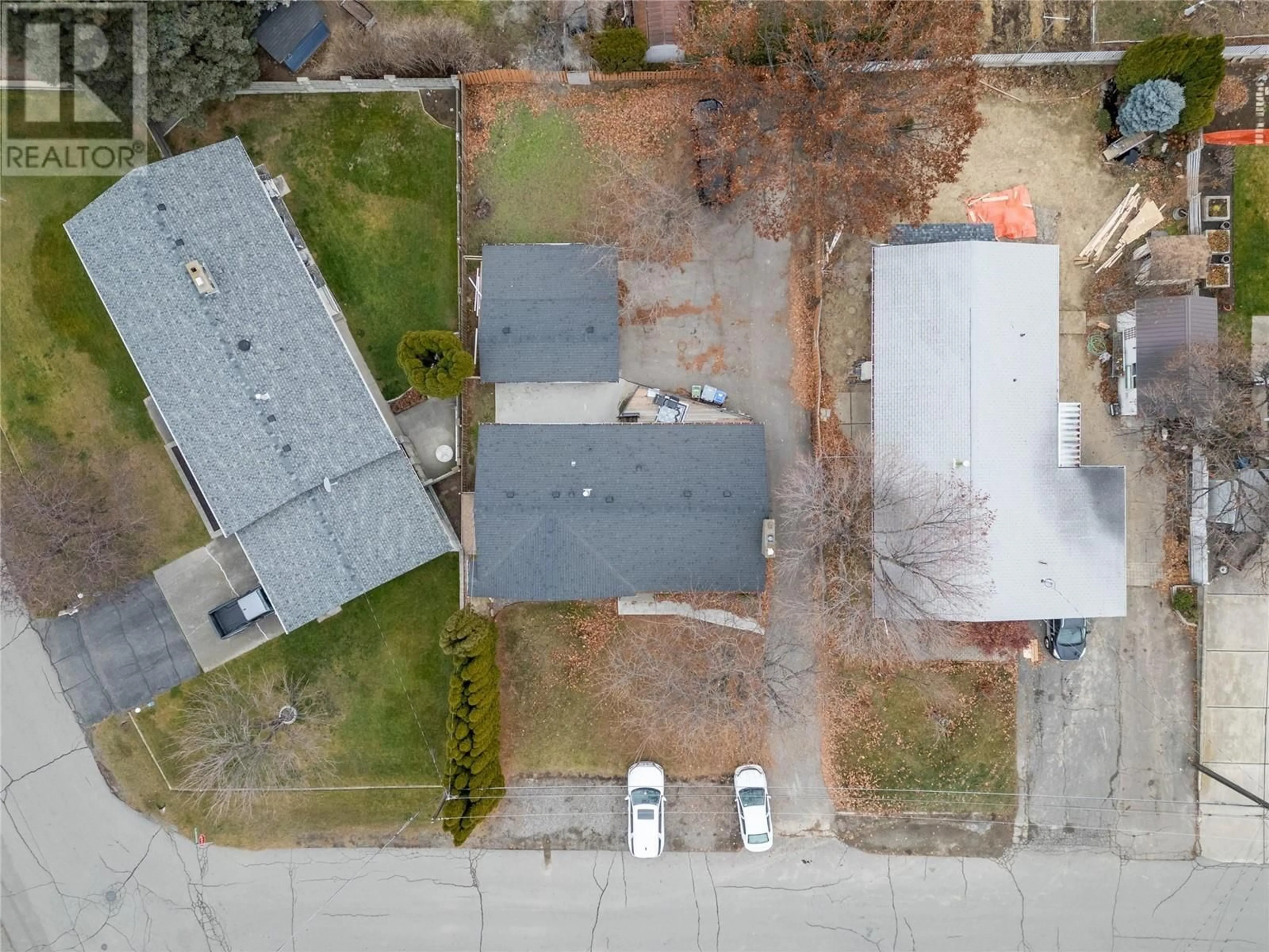 A pic from outside/outdoor area/front of a property/back of a property/a pic from drone, street for 173 KNOLLWOOD Drive, Kamloops British Columbia V2C4M5