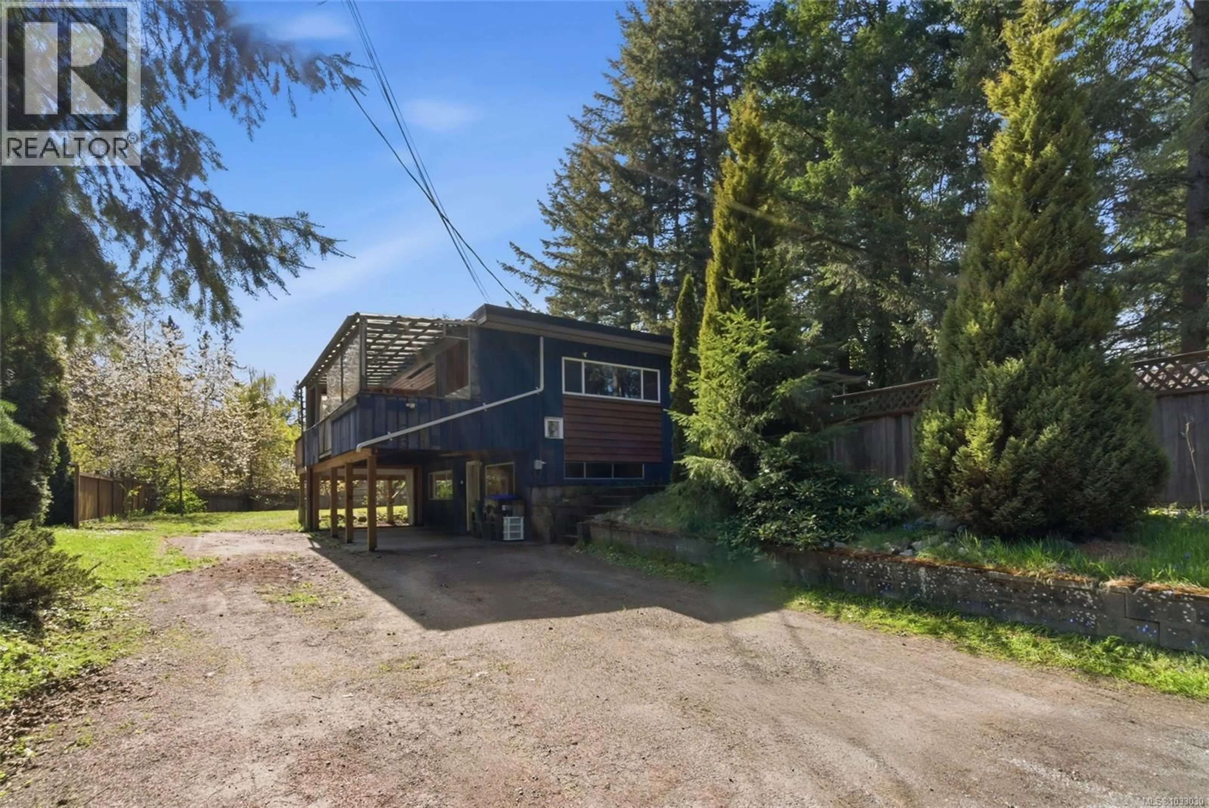 A pic from outside/outdoor area/front of a property/back of a property/a pic from drone, water/lake/river/ocean view for 1747 CEDAR ROAD NORTHEAST, Nanaimo British Columbia V9X1L5