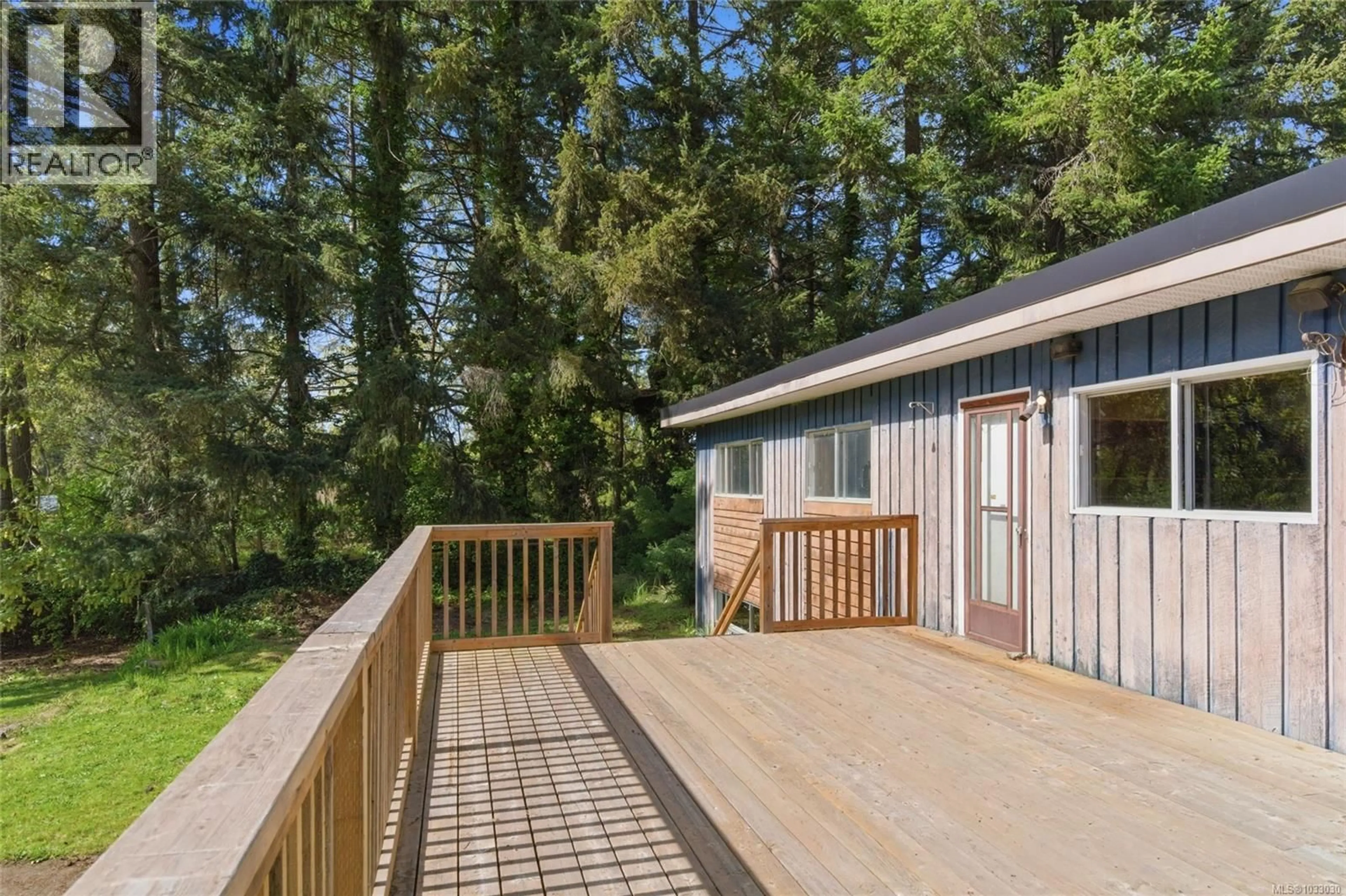 Patio, forest/trees view for 1747 CEDAR ROAD NORTHEAST, Nanaimo British Columbia V9X1L5