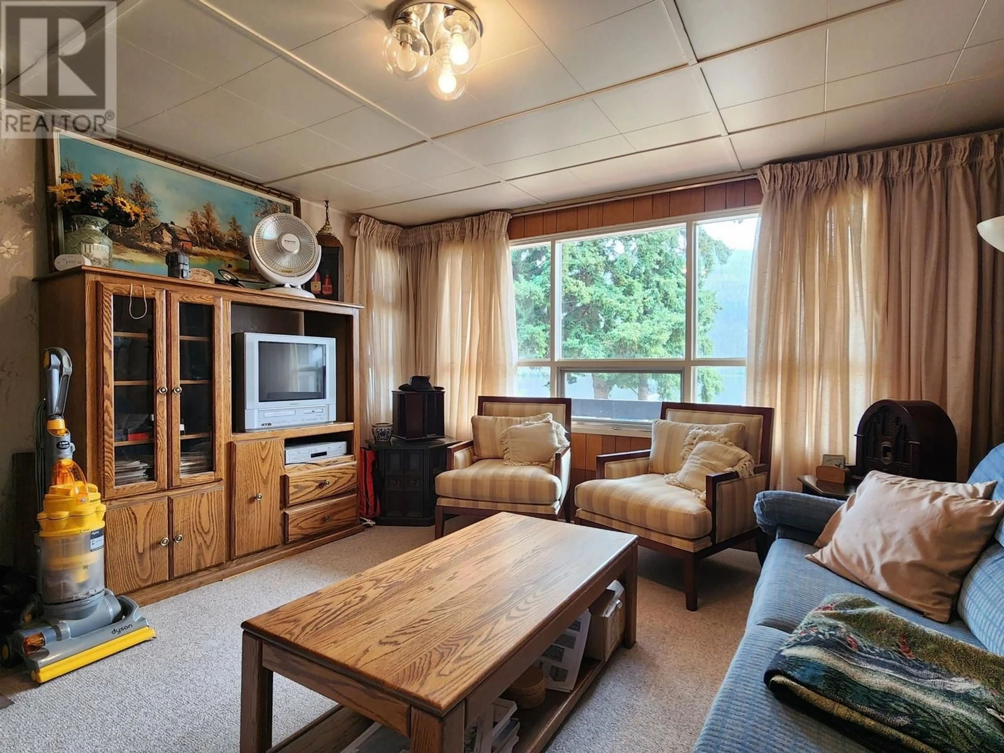 Living room with furniture, wood/laminate floor for 2424 LOON LAKE ROAD, Loon Lake British Columbia V0K1H1