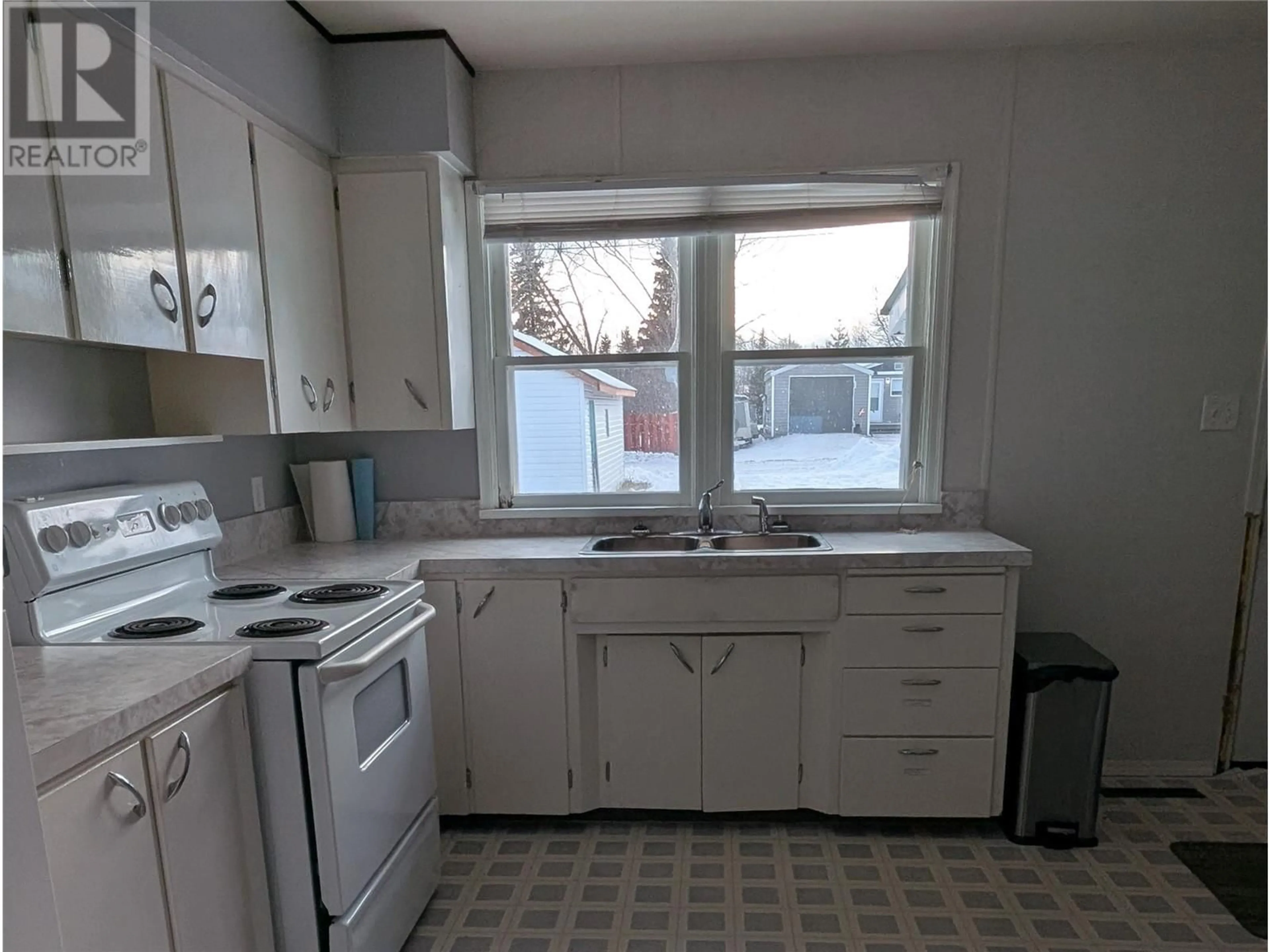 Standard kitchen, unknown for 4903 48 Avenue, Pouce Coupe British Columbia V0C2C0