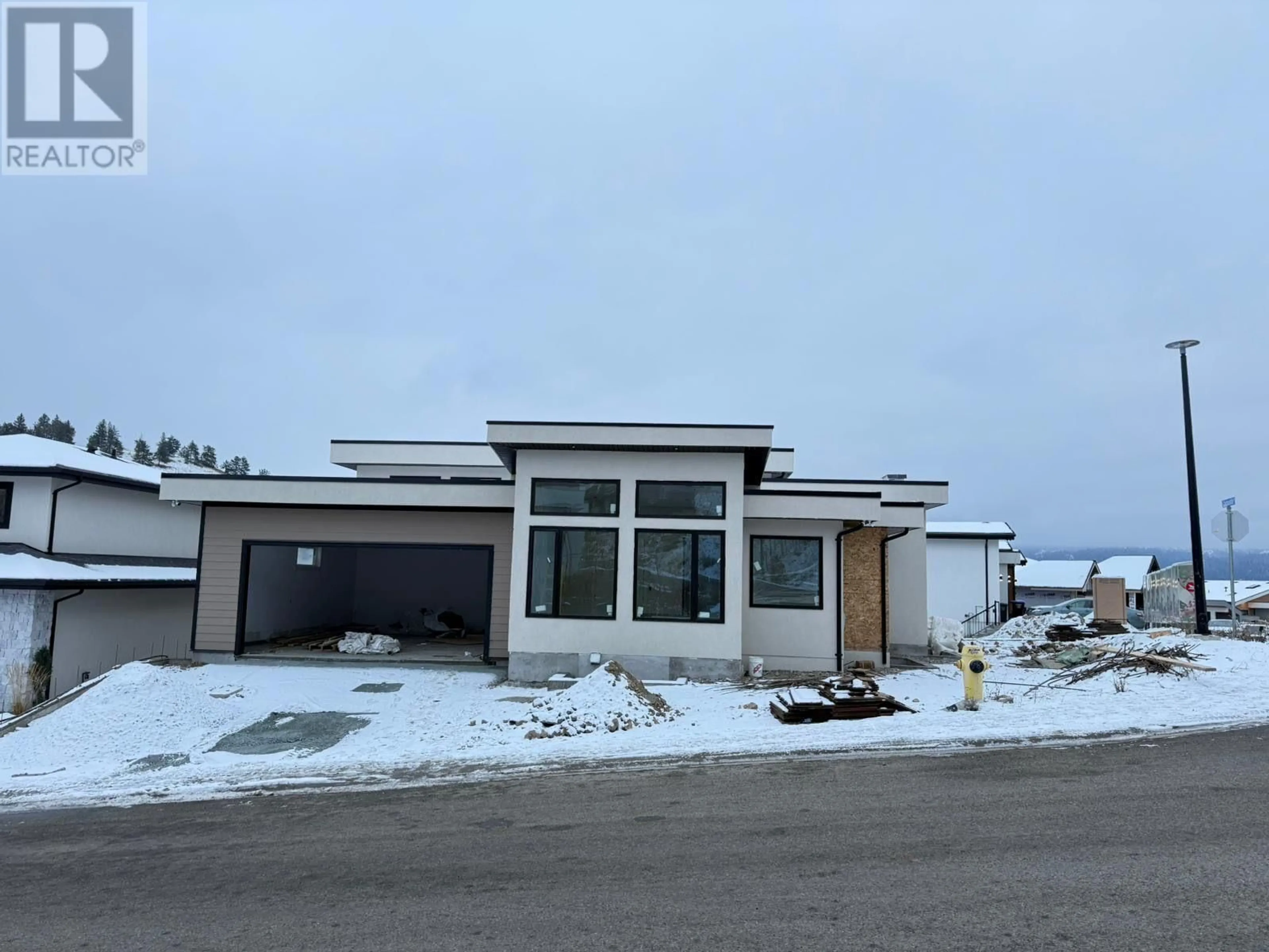 Unknown for 989 LOCHNESS STREET, Kelowna British Columbia V1P0A3