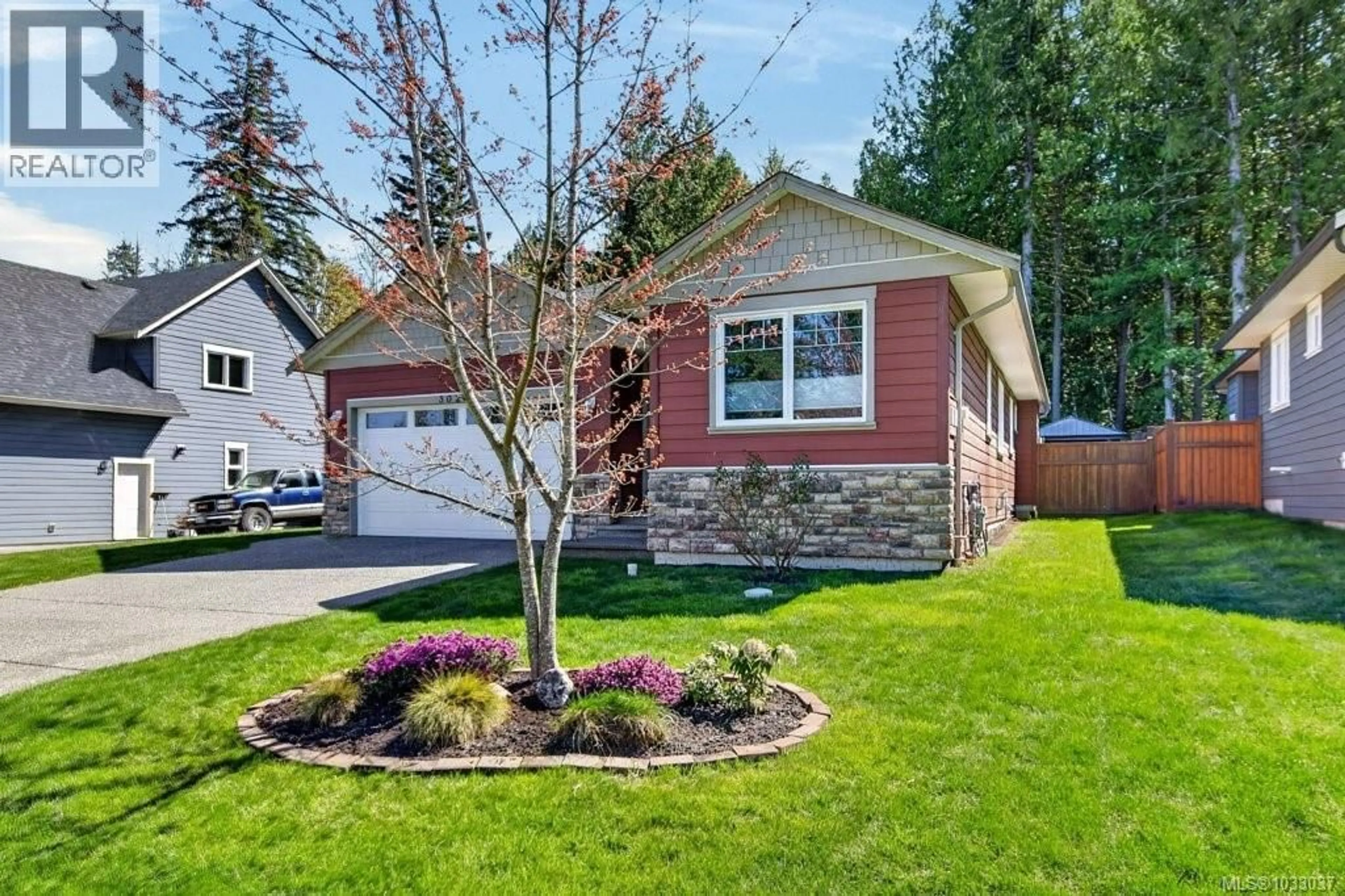 Home with vinyl exterior material, street for 3028 SWANSON STREET, Courtenay British Columbia V9N0C9