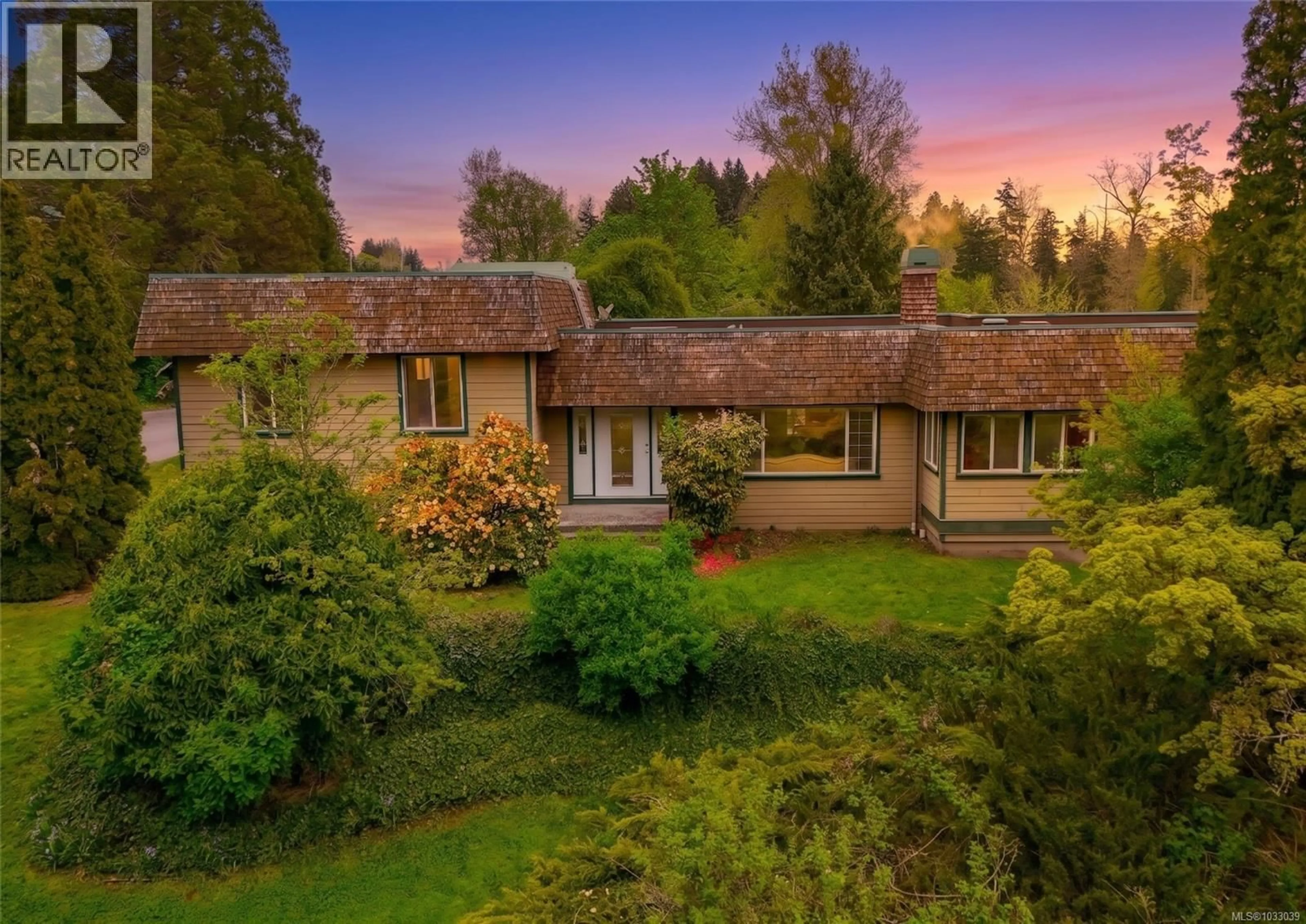 A pic from outside/outdoor area/front of a property/back of a property/a pic from drone, unknown for 2080 BEAR HILL ROAD, Central Saanich British Columbia V8X1M7