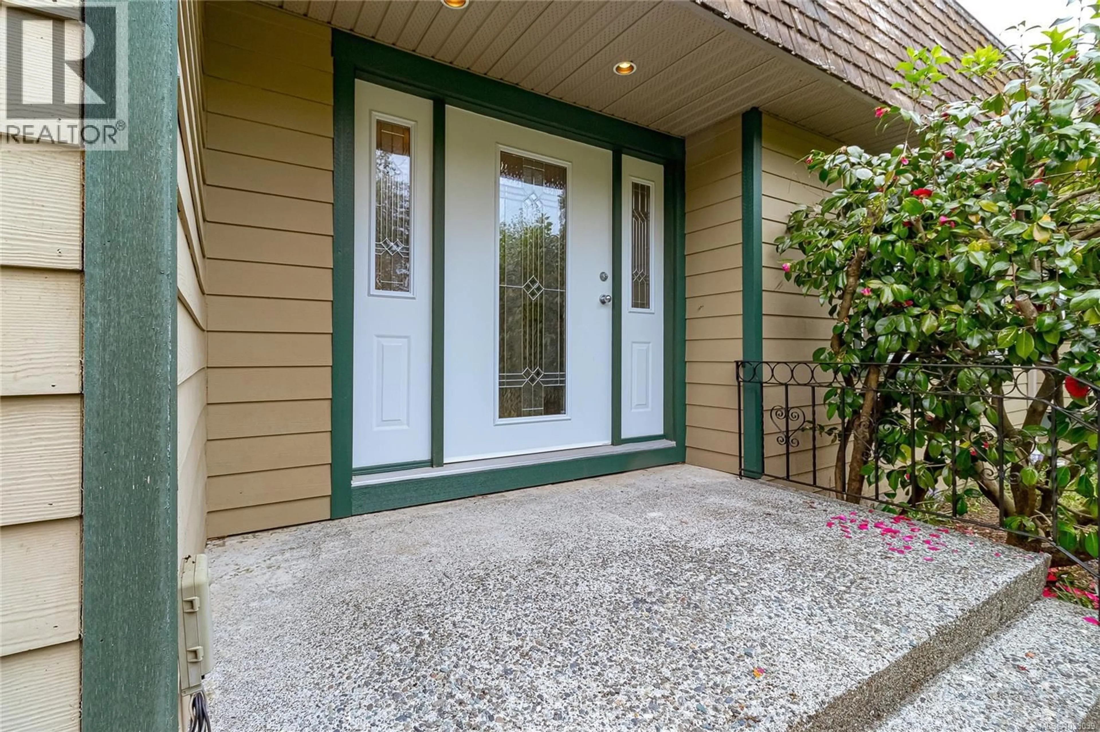 Indoor entryway for 2080 BEAR HILL ROAD, Central Saanich British Columbia V8X1M7