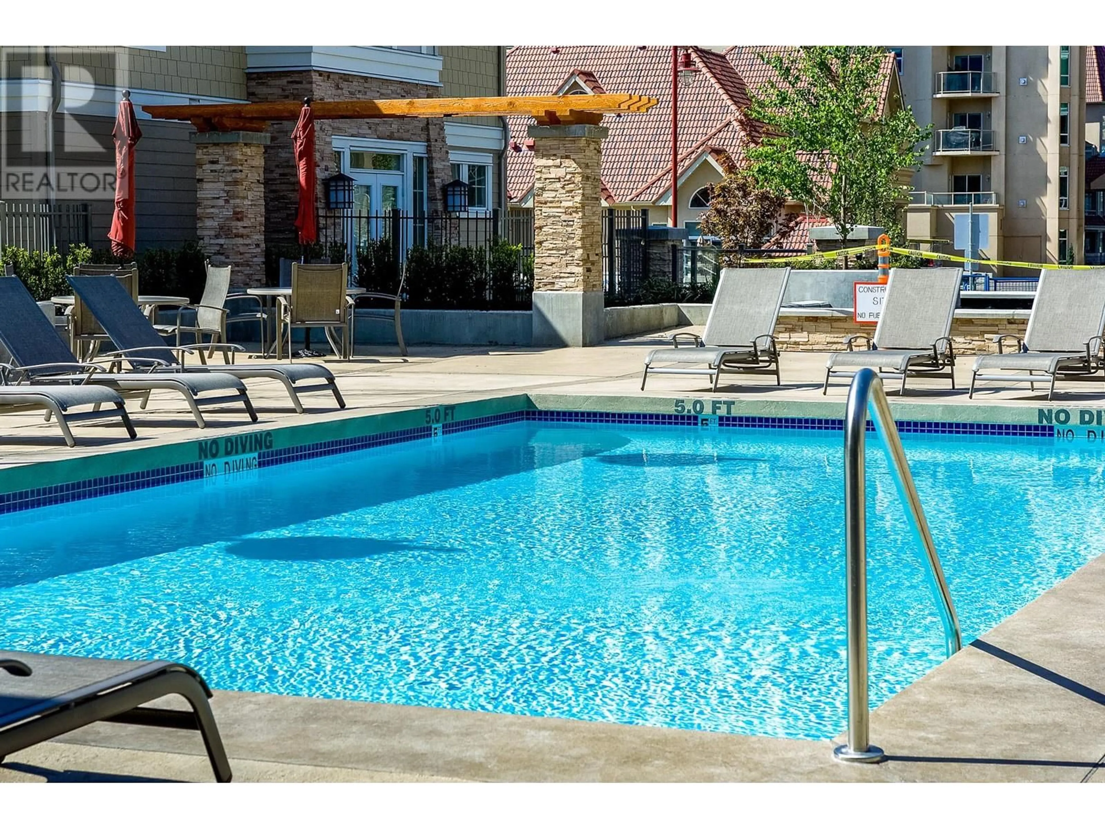 Pool for 1075 Sunset Drive Unit# 1005, Kelowna British Columbia V1Y9Y9