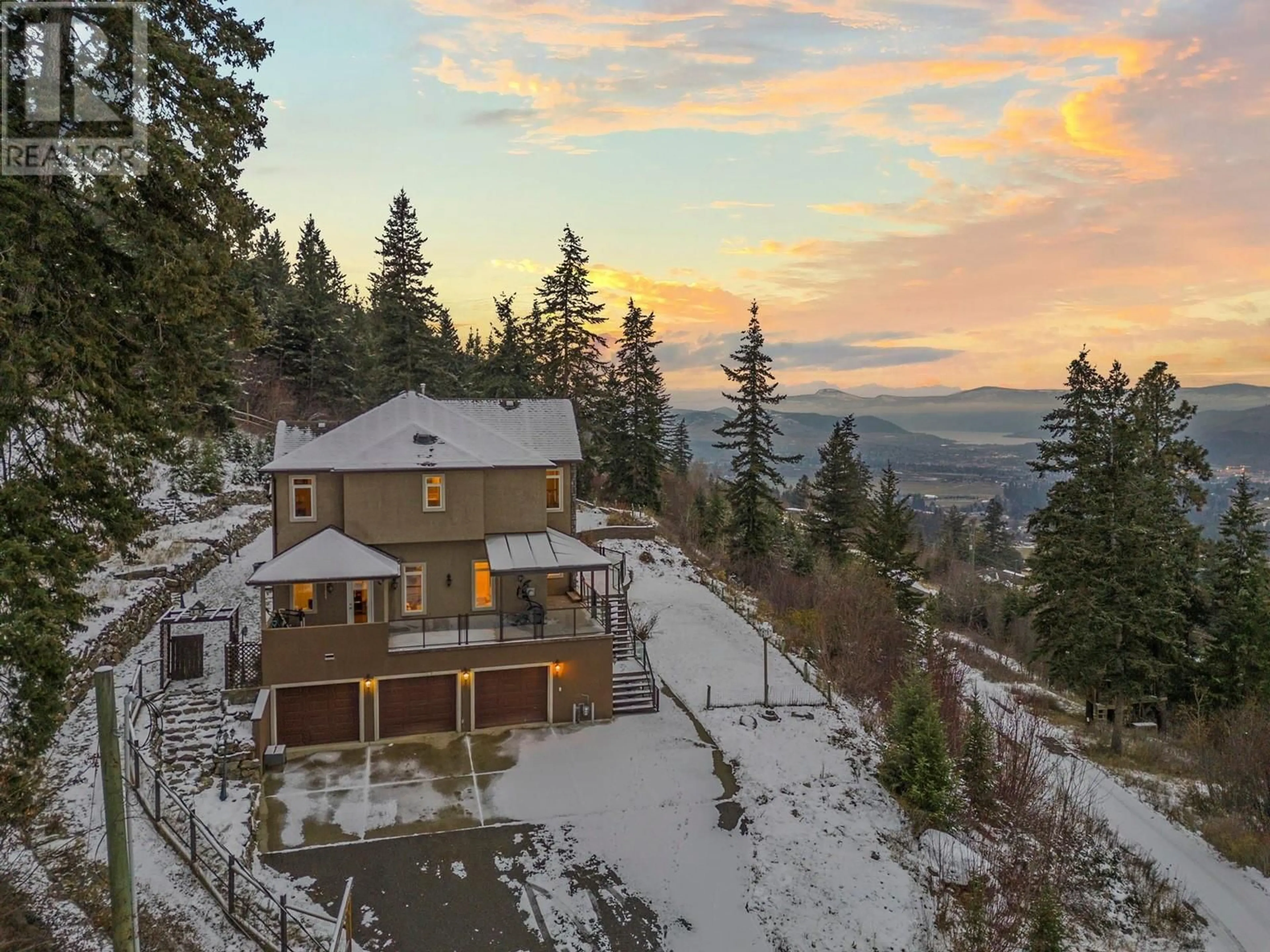 A pic from outside/outdoor area/front of a property/back of a property/a pic from drone, mountain view for 5475/5477 Kingsview Road, Vernon British Columbia V1B3J5