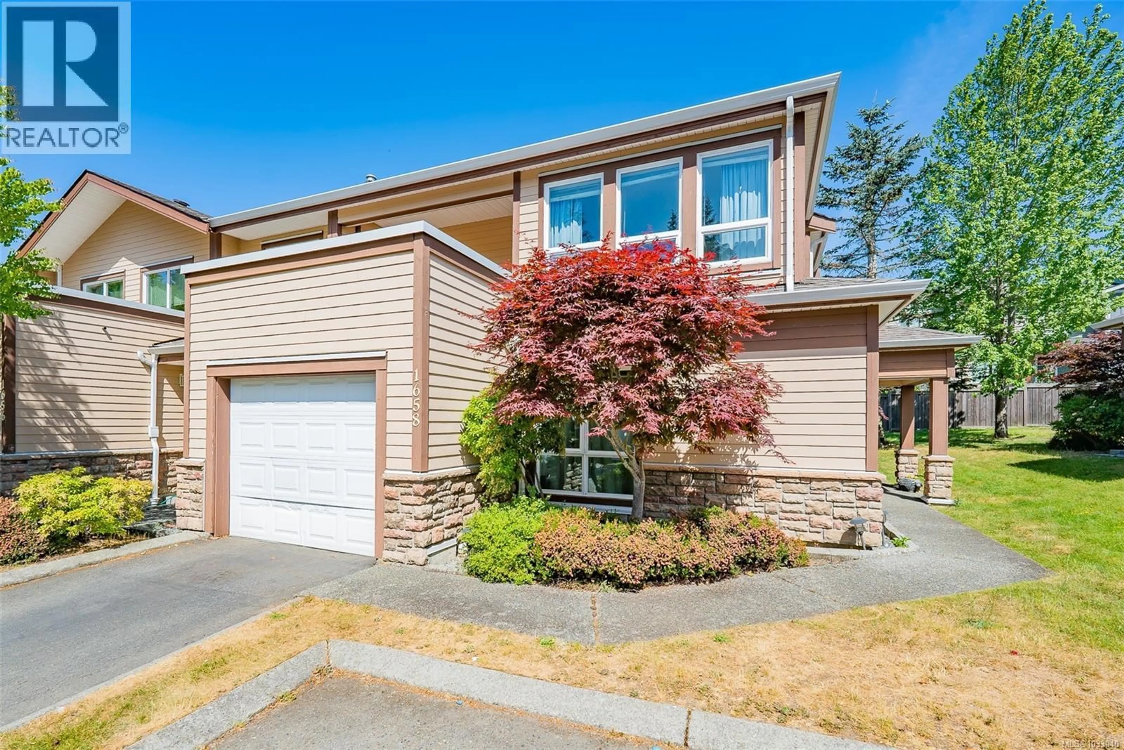 Home with vinyl exterior material, street for 1658 CREEKSIDE DRIVE, Nanaimo British Columbia V9S5V8