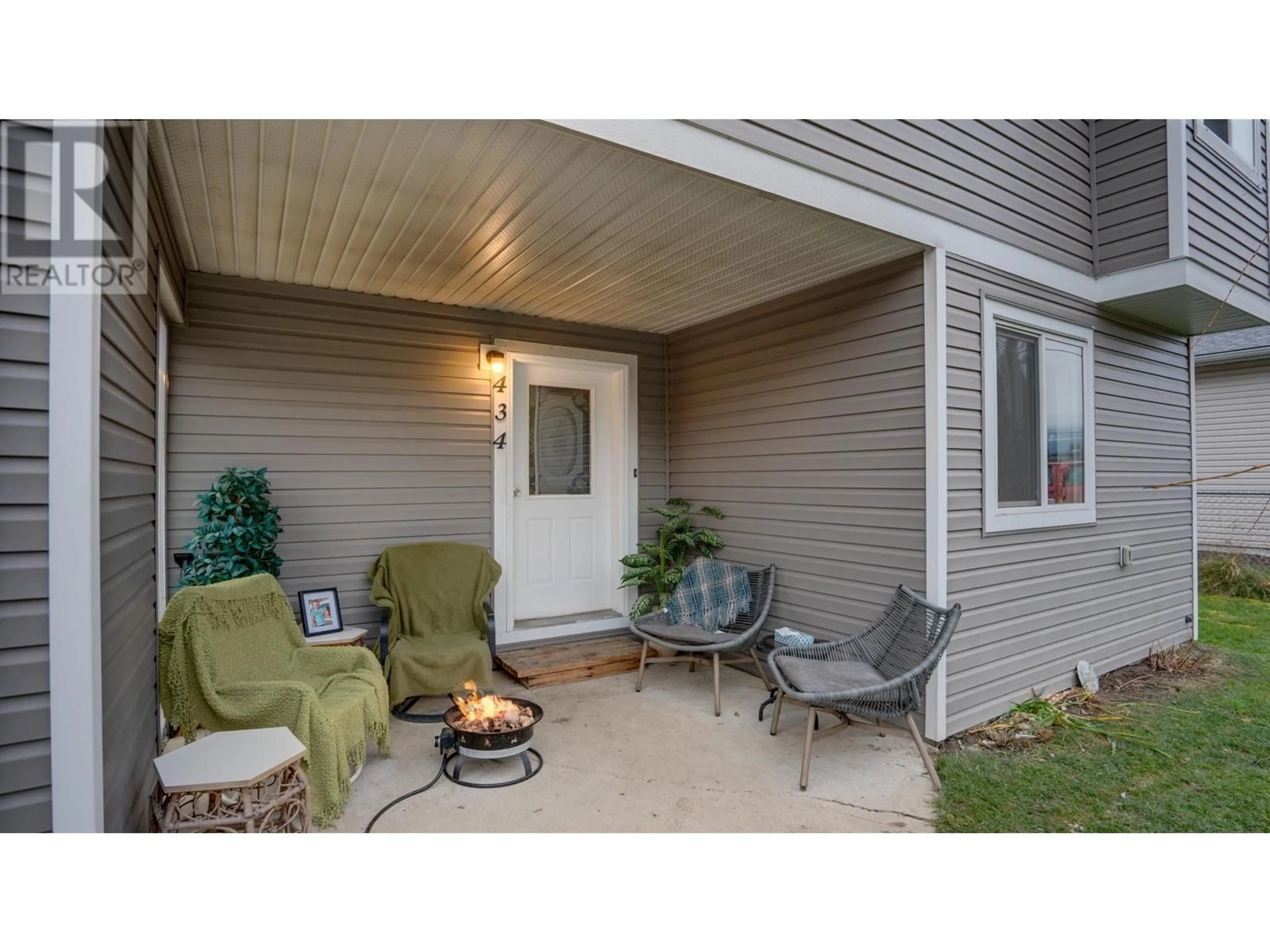 Patio, unknown for 434 Maduik Avenue, Sicamous British Columbia V0E2V1