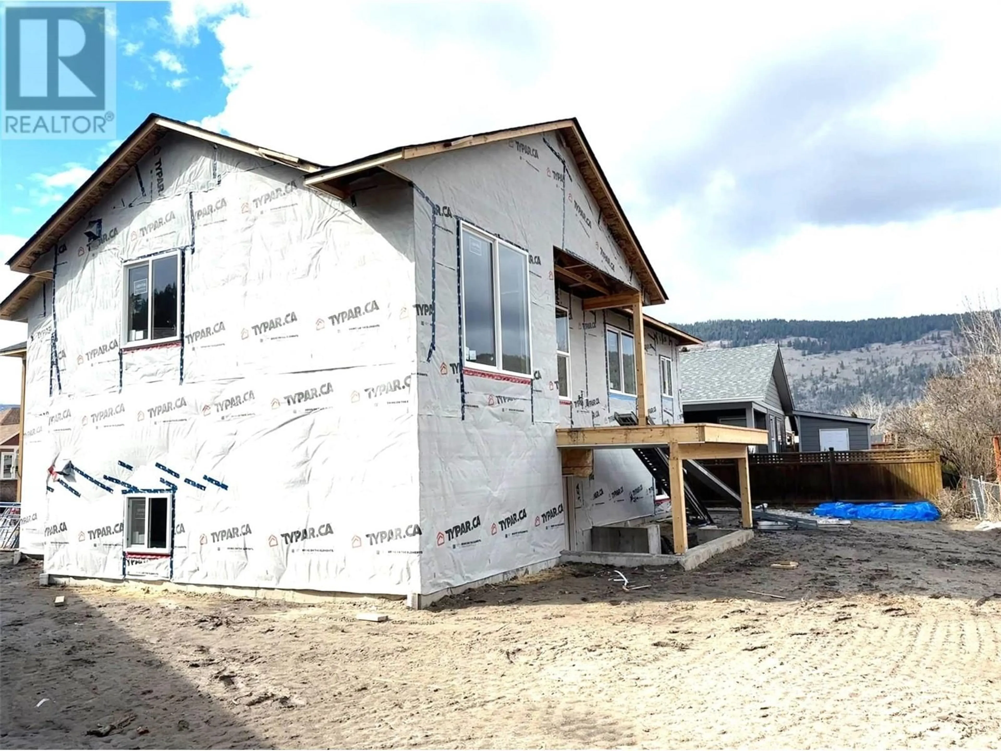 Home with vinyl exterior material, building for 93 LEIGHTON AVENUE, Chase British Columbia V0E1M0