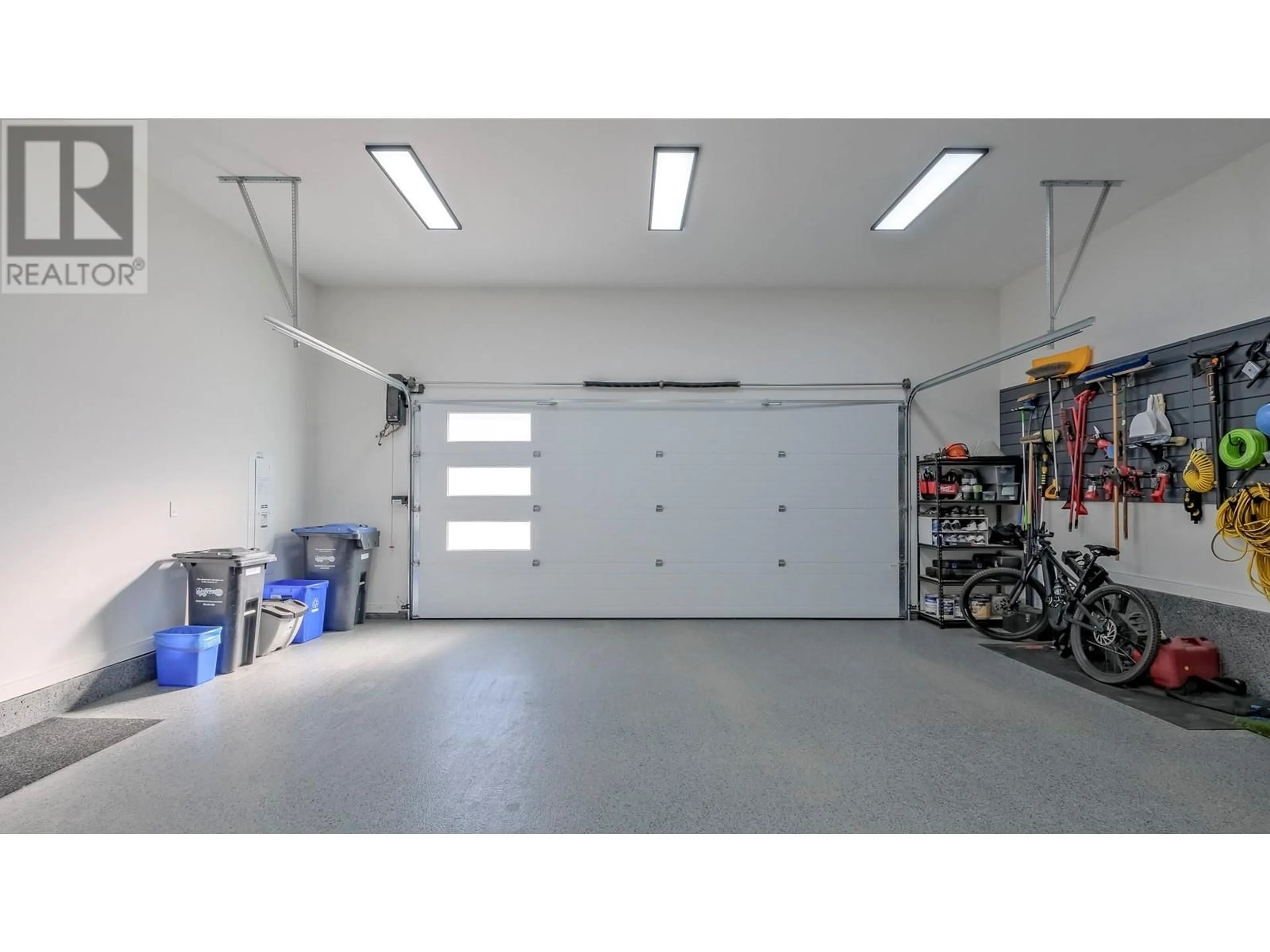 Indoor garage for 182 AVERY Place, Penticton British Columbia V2A0B4