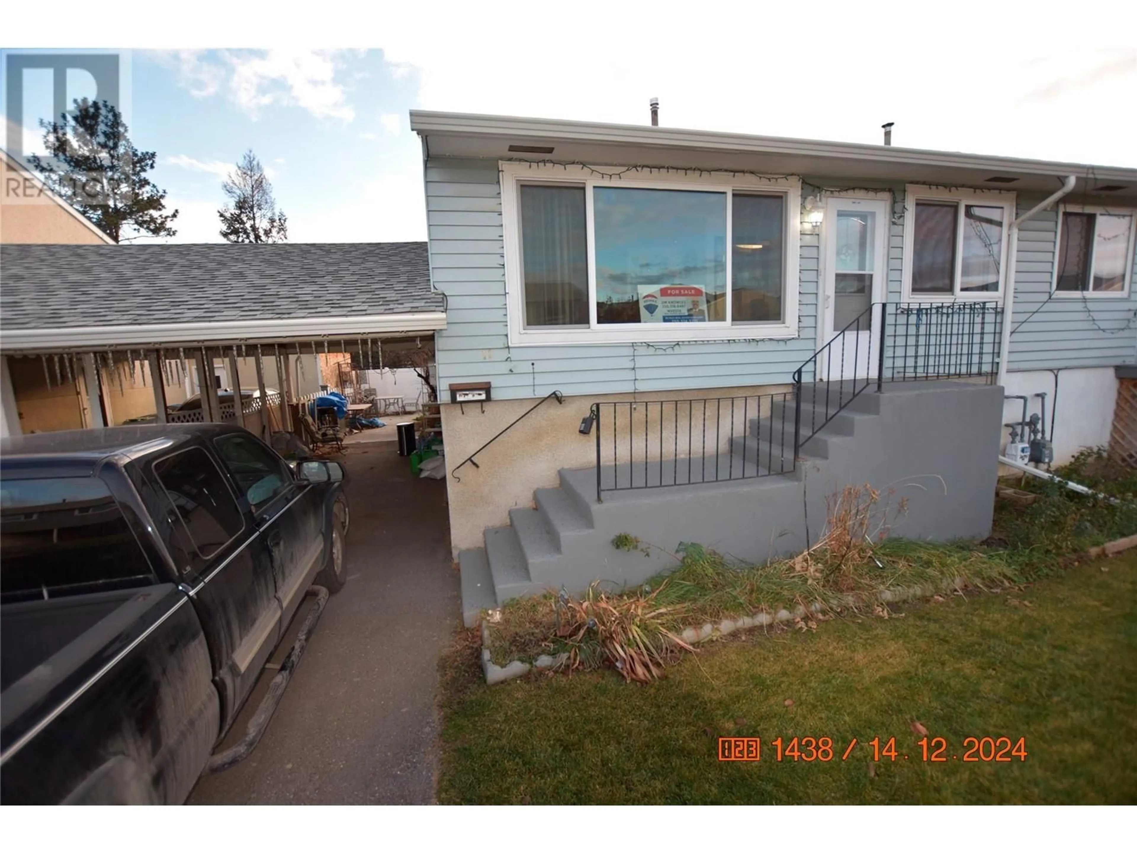 Home with vinyl exterior material, street for 800 Valhalla Drive, Kamloops British Columbia V2B1S8