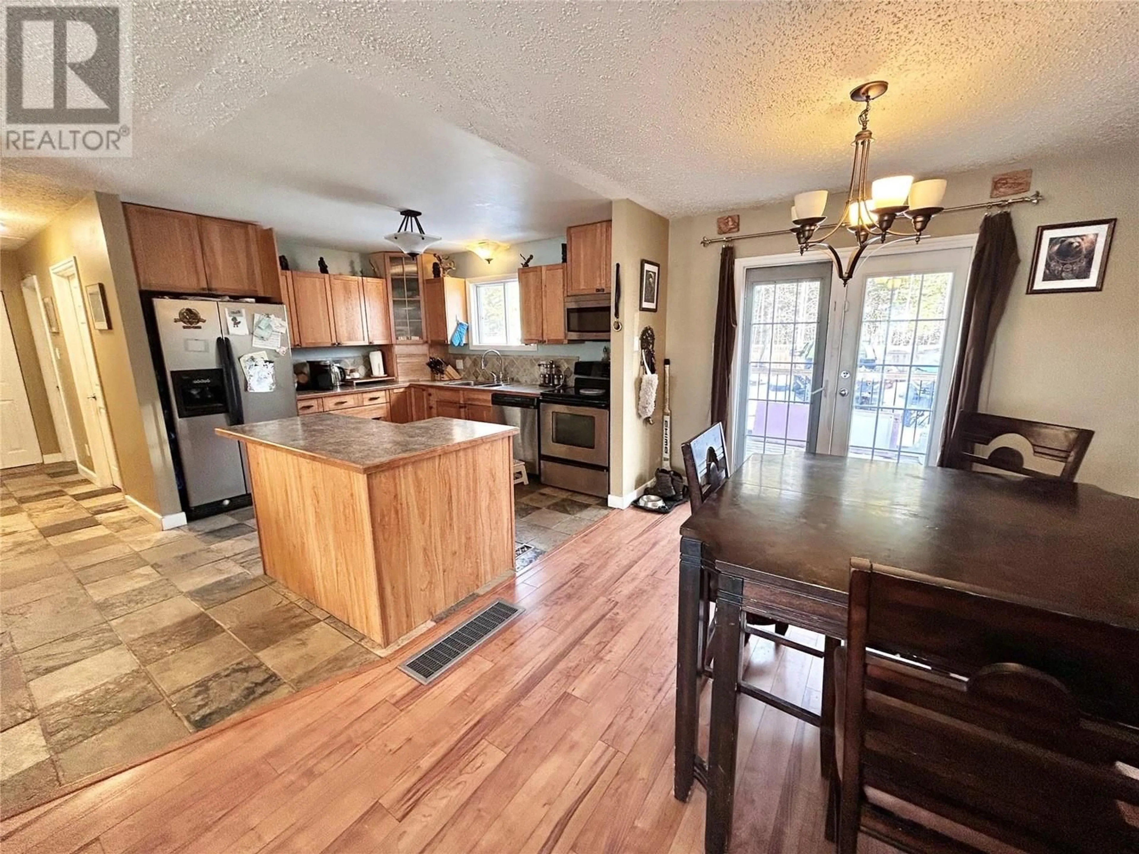 Open concept kitchen, unknown for 311 COTTONWOOD Avenue, Tumbler Ridge British Columbia V0C2W0