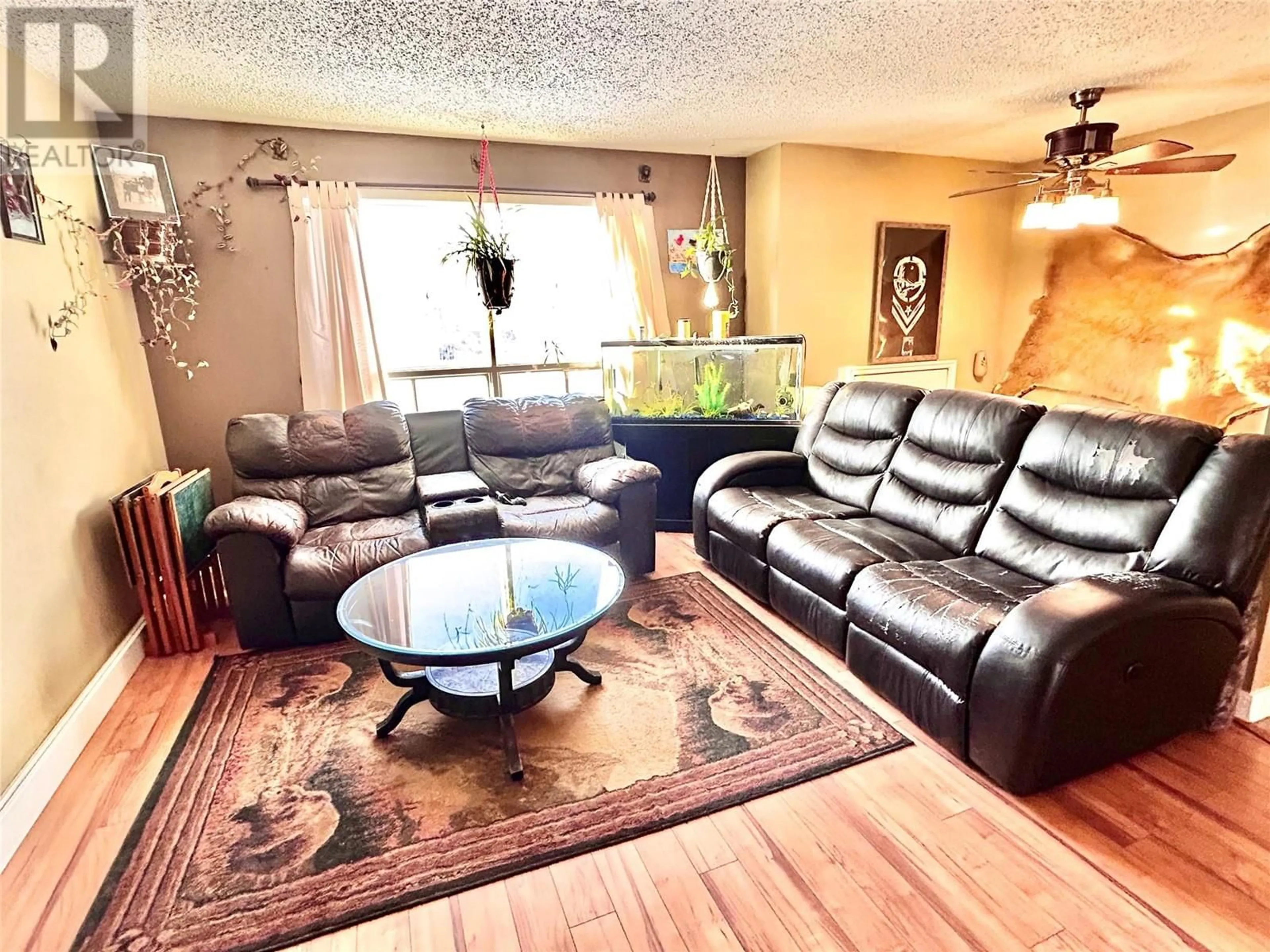 Living room with furniture, unknown for 311 COTTONWOOD Avenue, Tumbler Ridge British Columbia V0C2W0