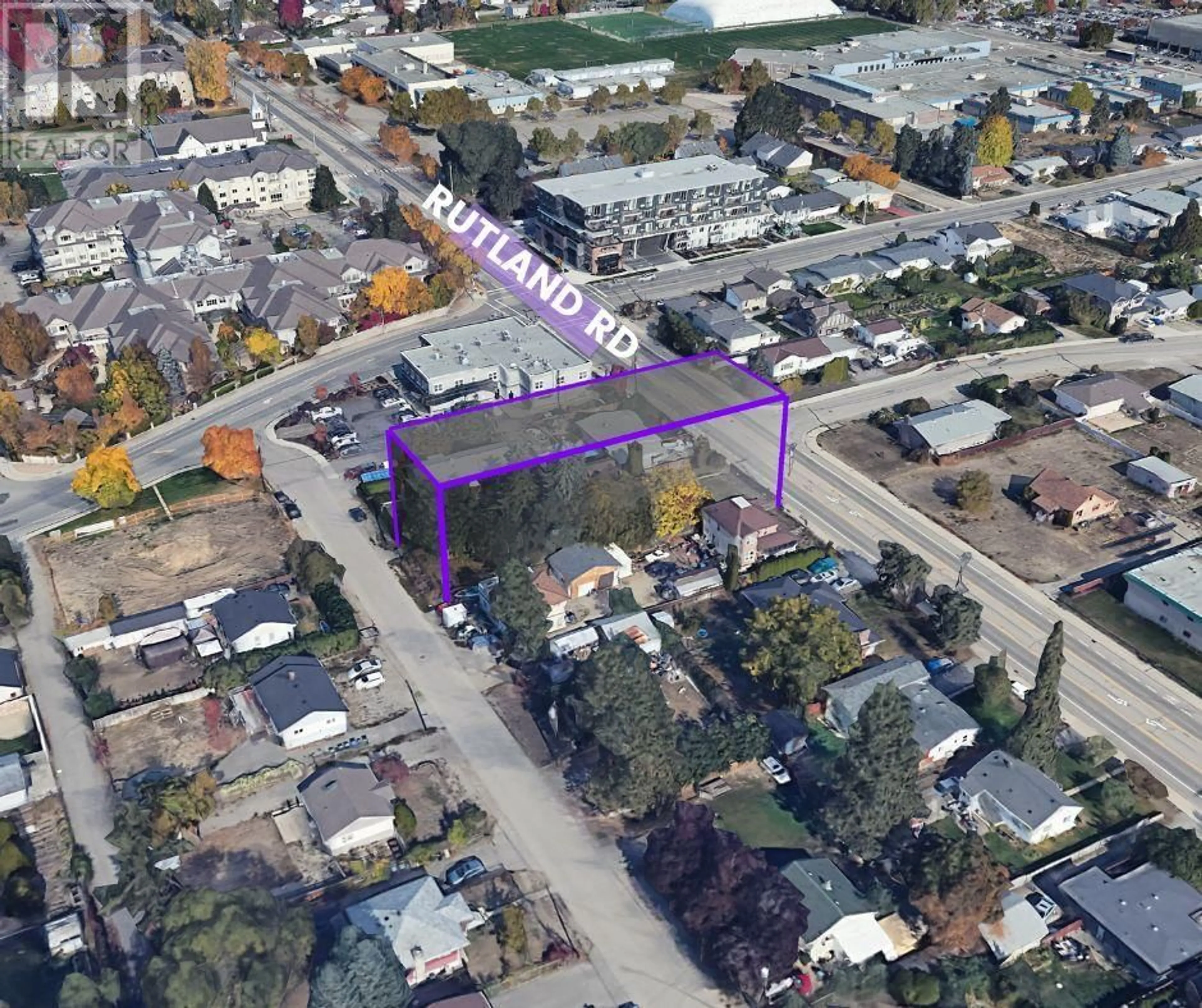 A pic from outside/outdoor area/front of a property/back of a property/a pic from drone, street for 520 Rutland Road N, Kelowna British Columbia V1X3B4