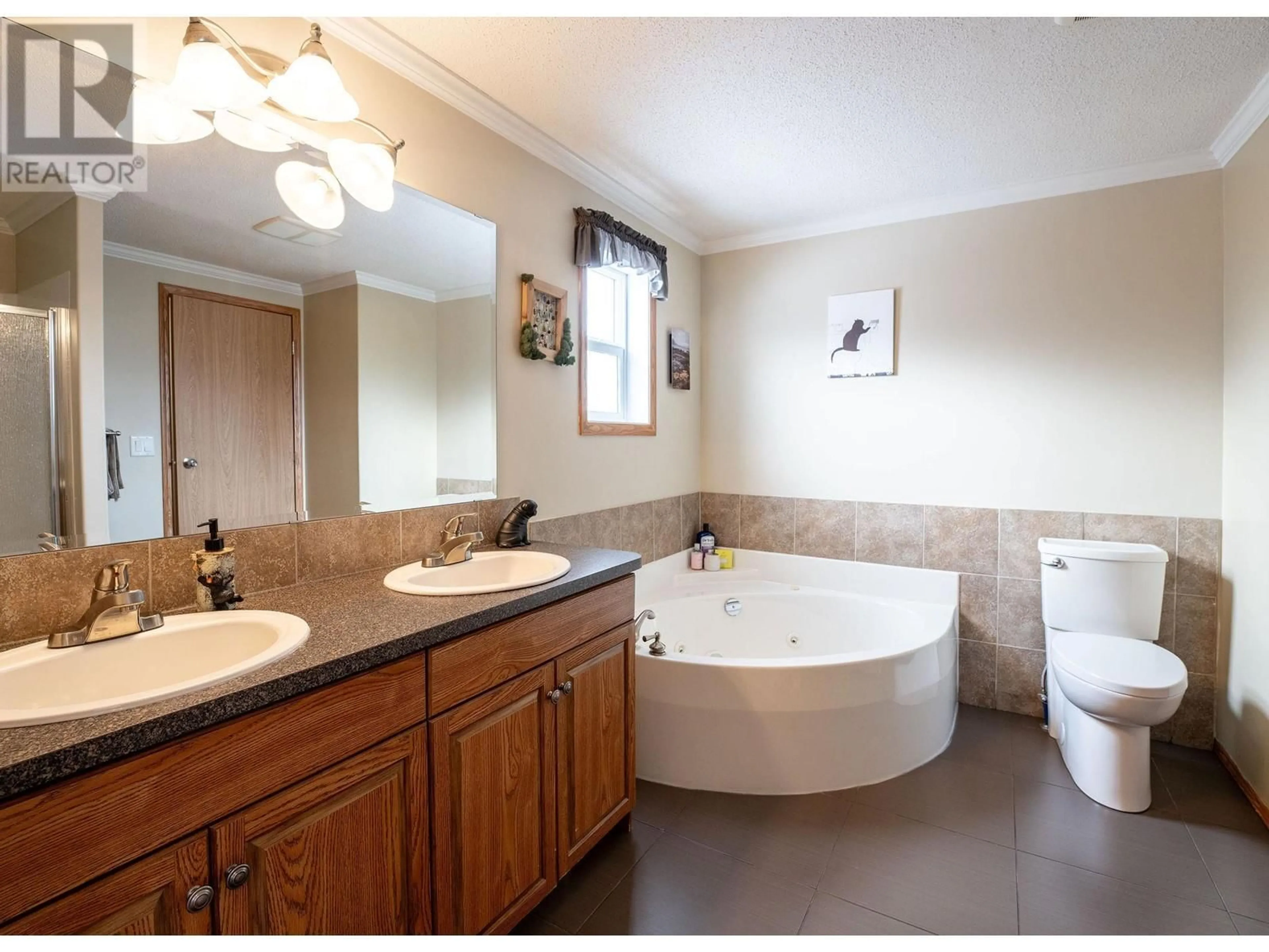 Standard bathroom, ceramic/tile floor for 1200 Oscar Street Unit# 22, Revelstoke British Columbia V0E2S0