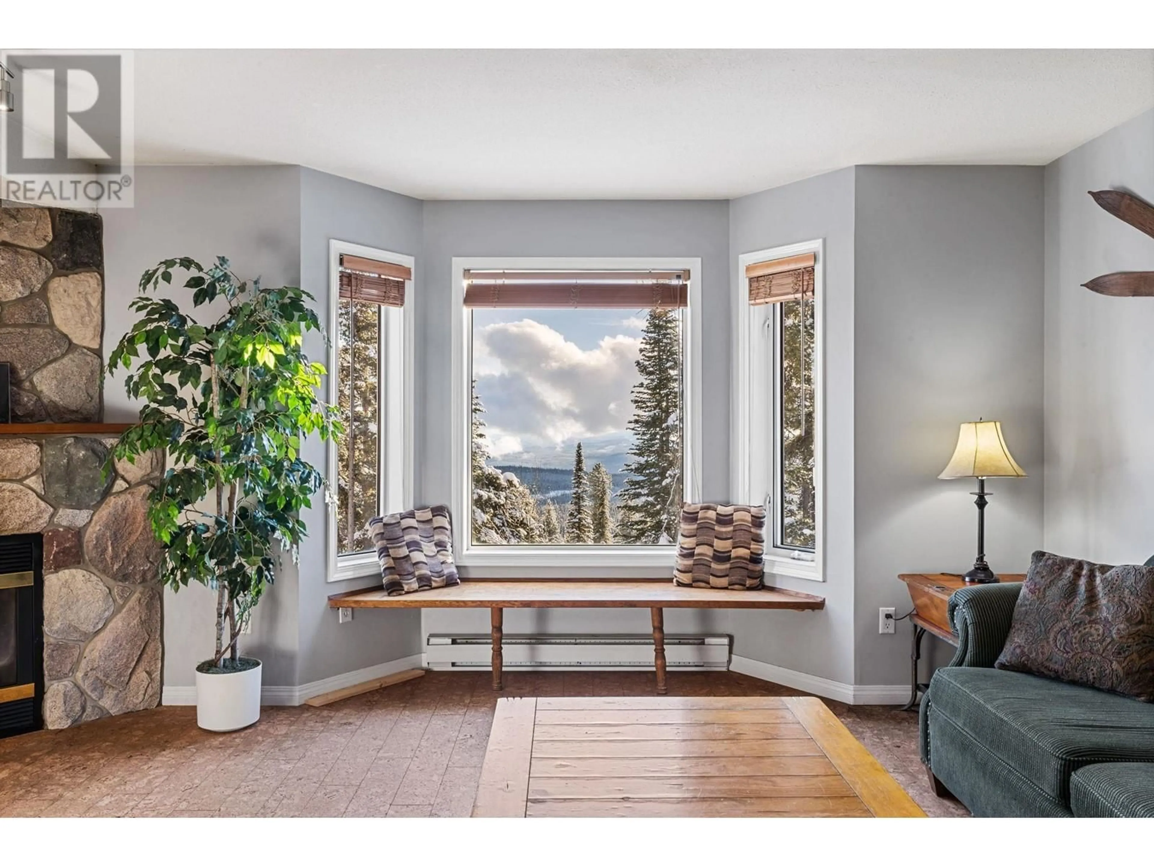 Indoor entryway for 225 Kettle View Road Unit# 211, Big White British Columbia V1P1P3