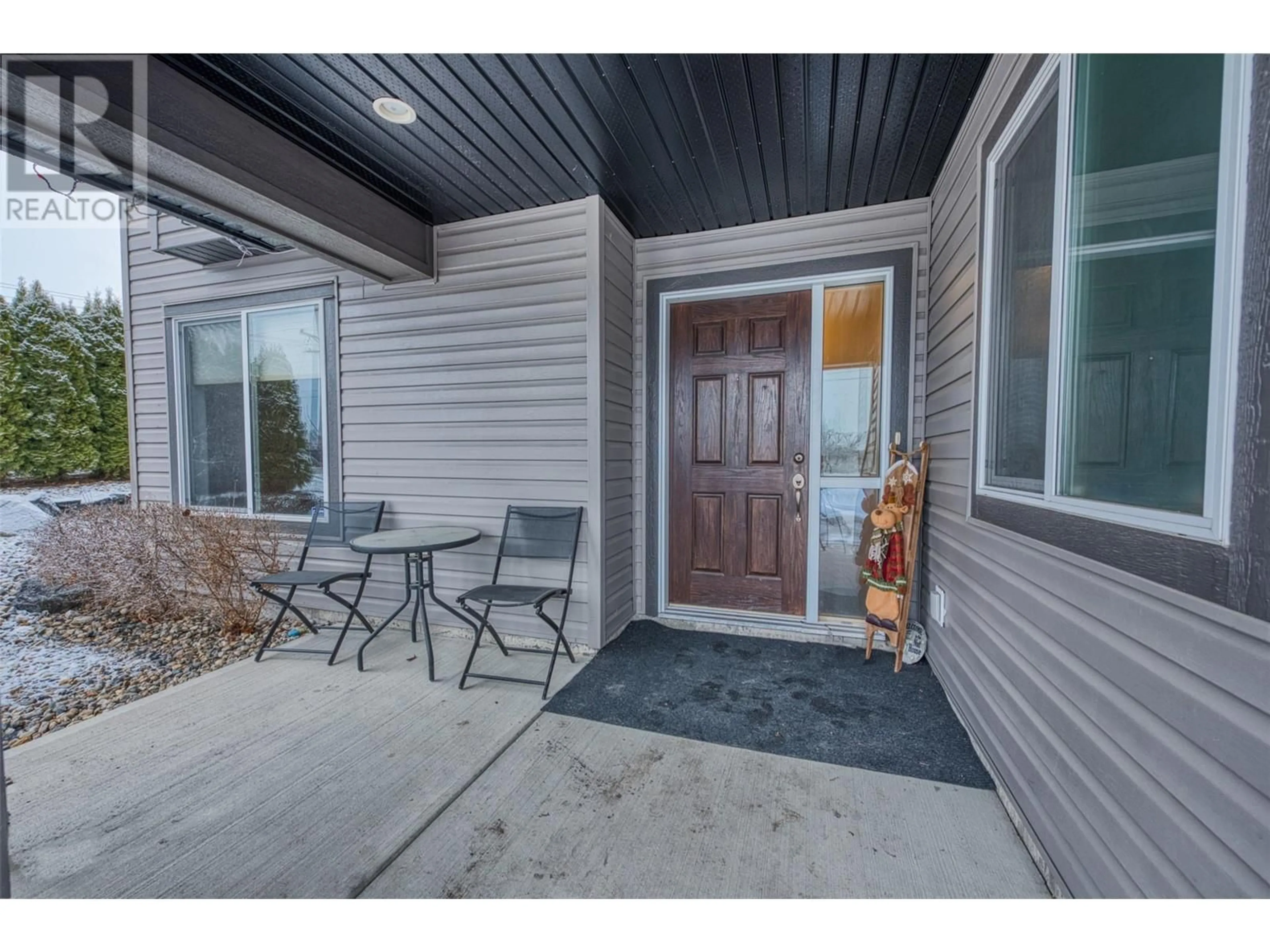 Indoor entryway for 1501 15TH AVENUE, Vernon British Columbia V1T9R4
