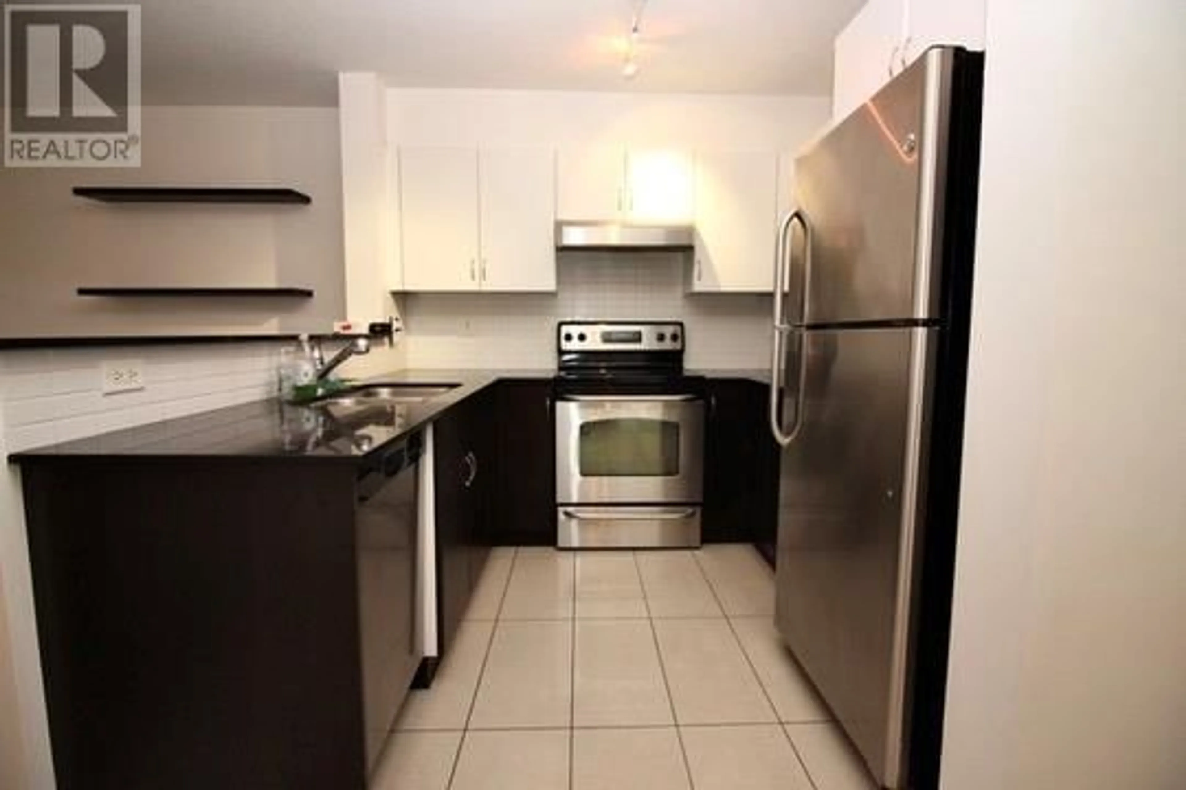 Standard kitchen, unknown for 571 Yates Road Unit# 404, Kelowna British Columbia V1V2V5