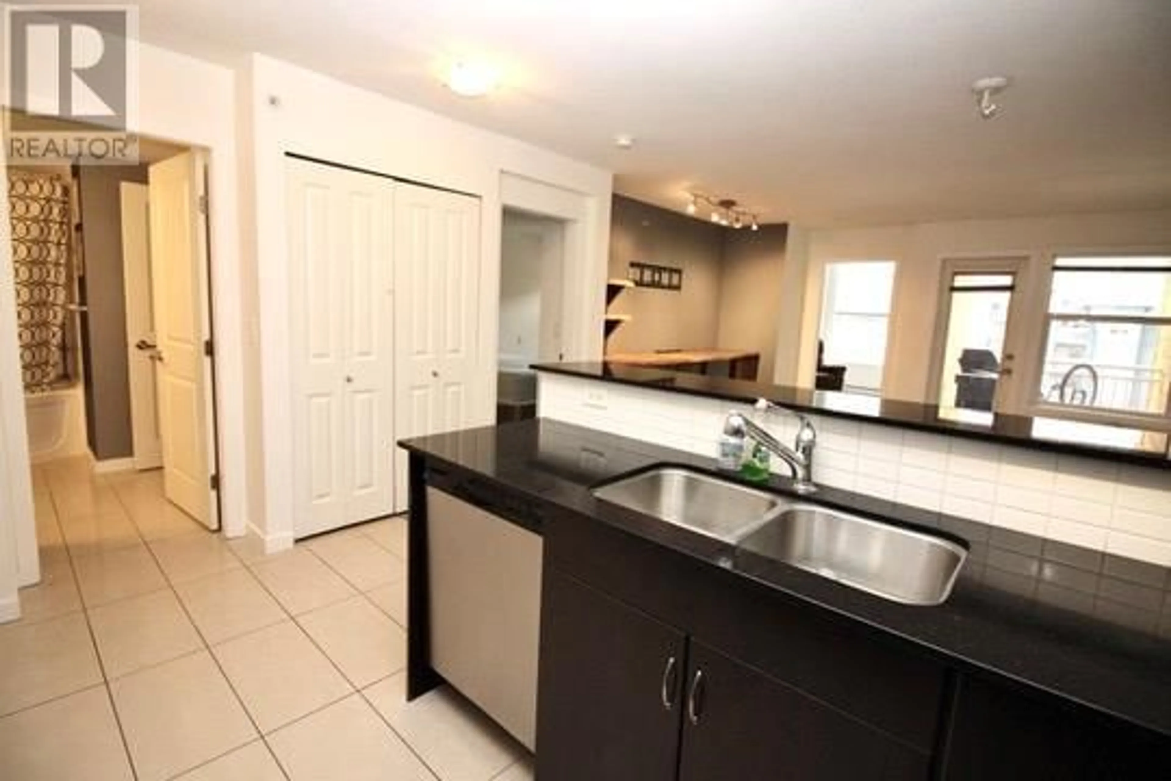 Standard kitchen, ceramic/tile floor for 571 Yates Road Unit# 404, Kelowna British Columbia V1V2V5