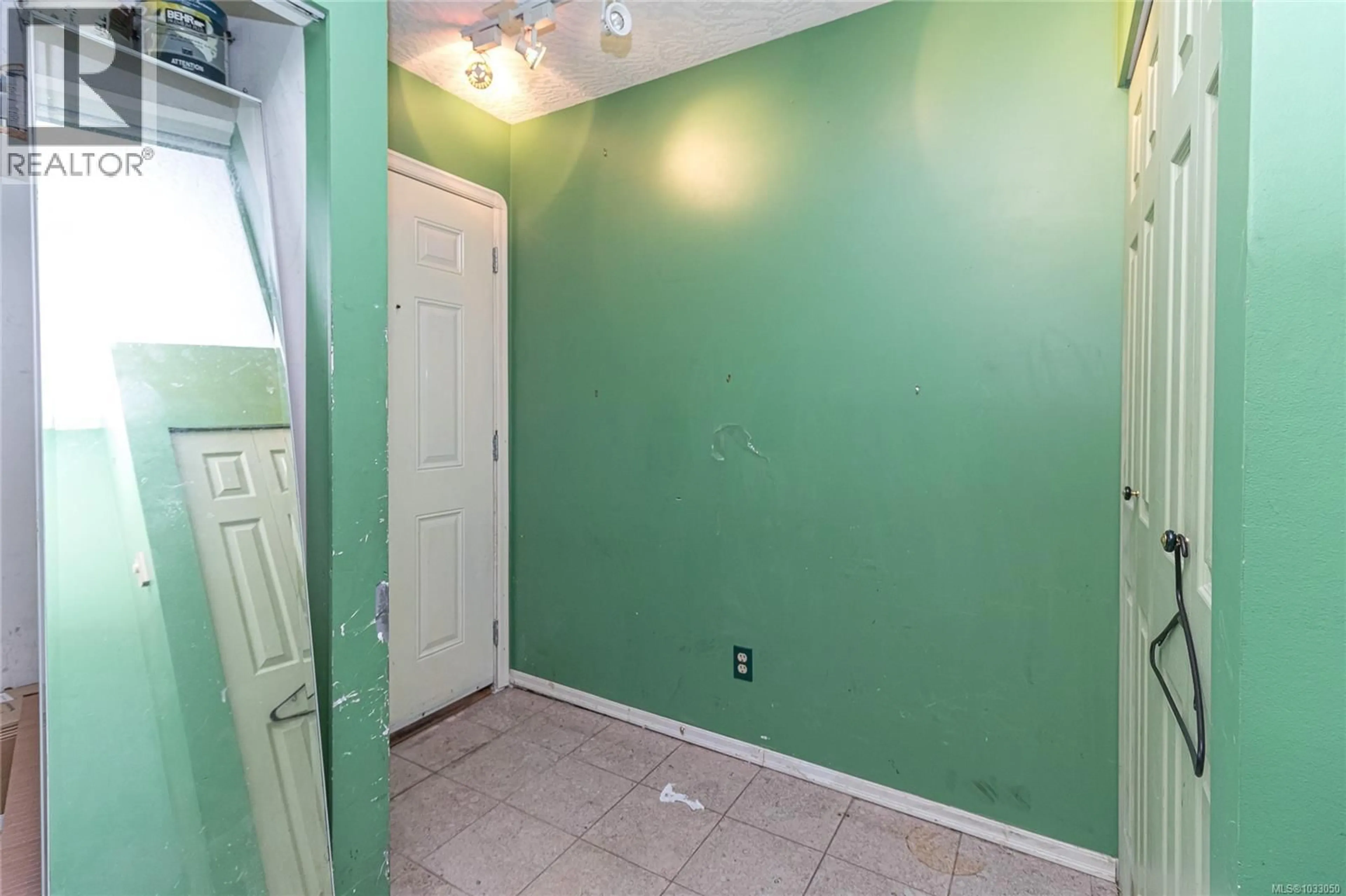 A pic of a room for 402 - 832 FISGARD STREET, Victoria British Columbia V8W1S1