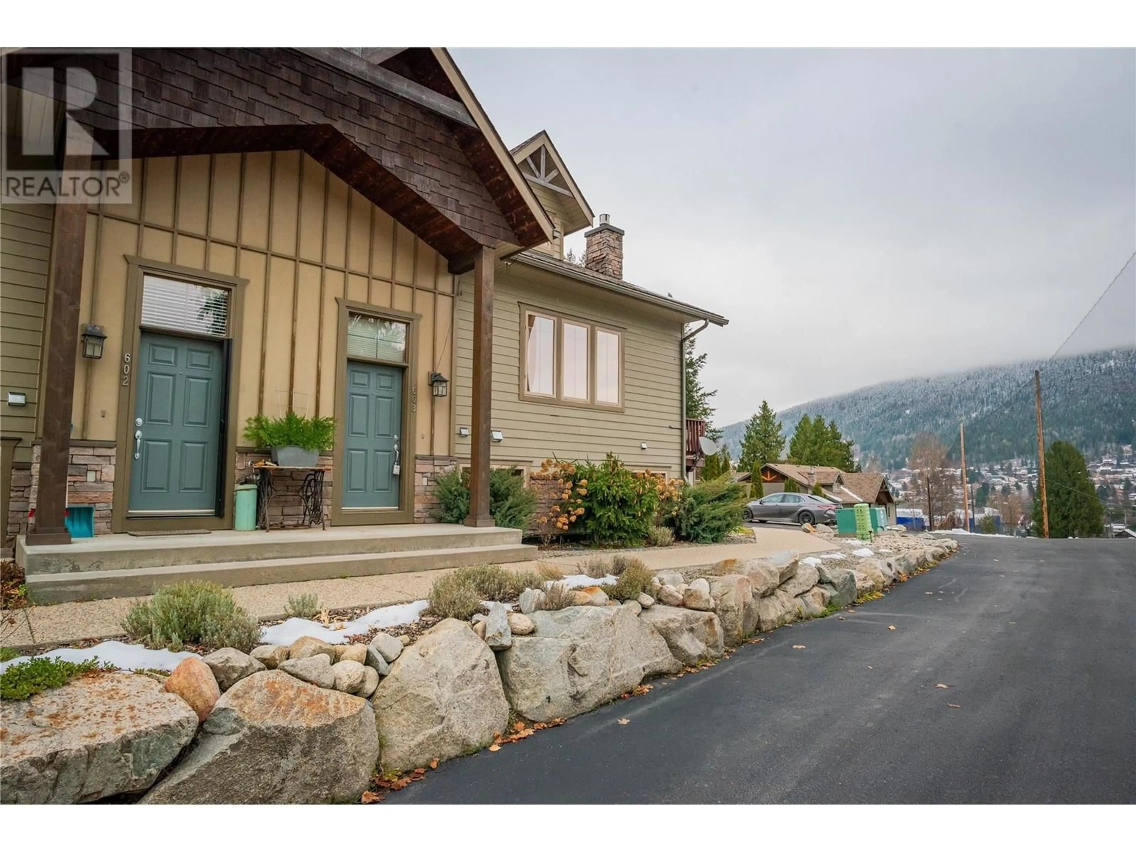 Home with vinyl exterior material, mountain view for 1901 choquette Avenue Unit# 603, Nelson British Columbia V1L7B8