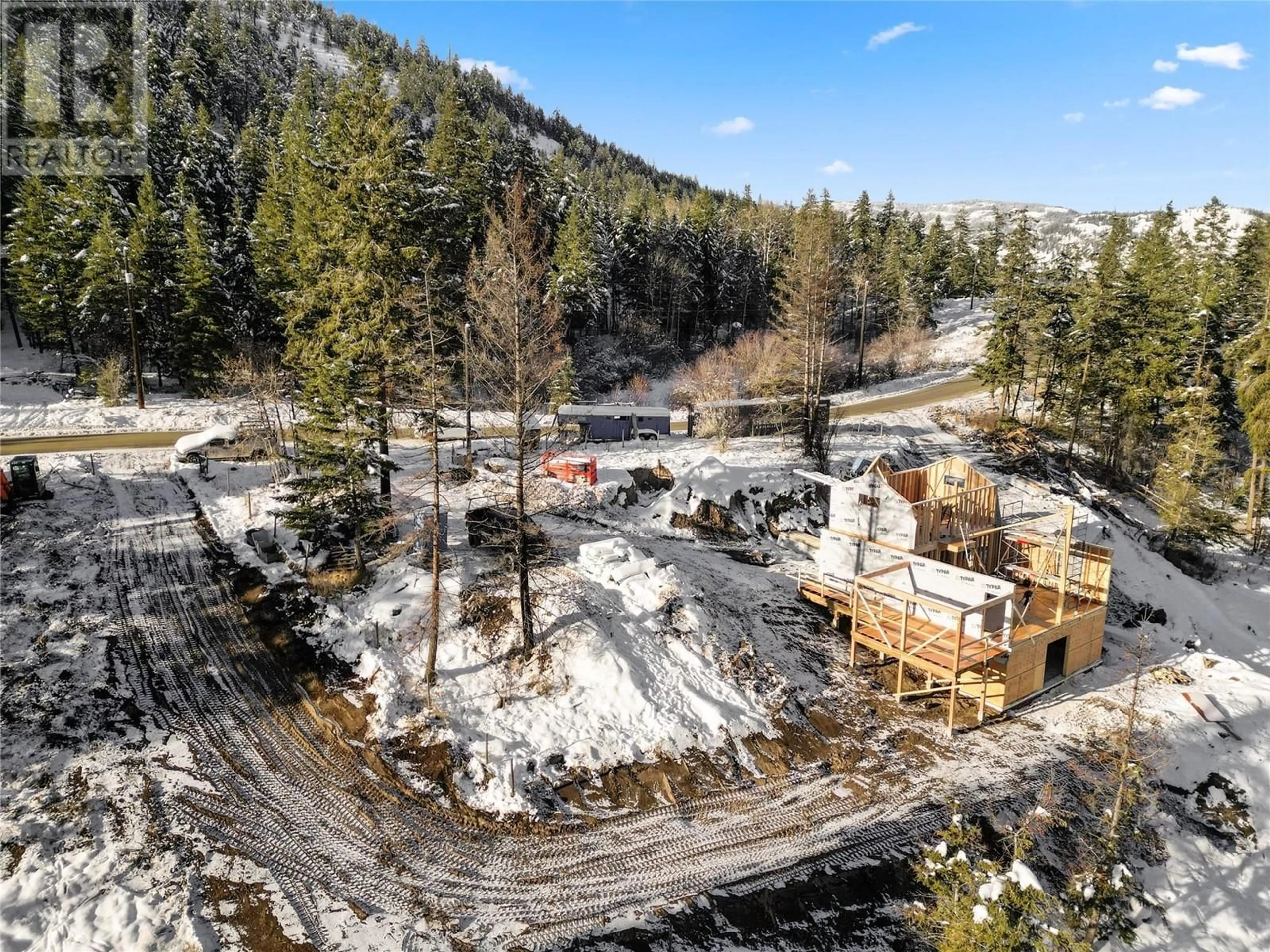 A pic from outside/outdoor area/front of a property/back of a property/a pic from drone, mountain view for 645 GRAND ORO ROAD, Kaleden British Columbia V0H1K0