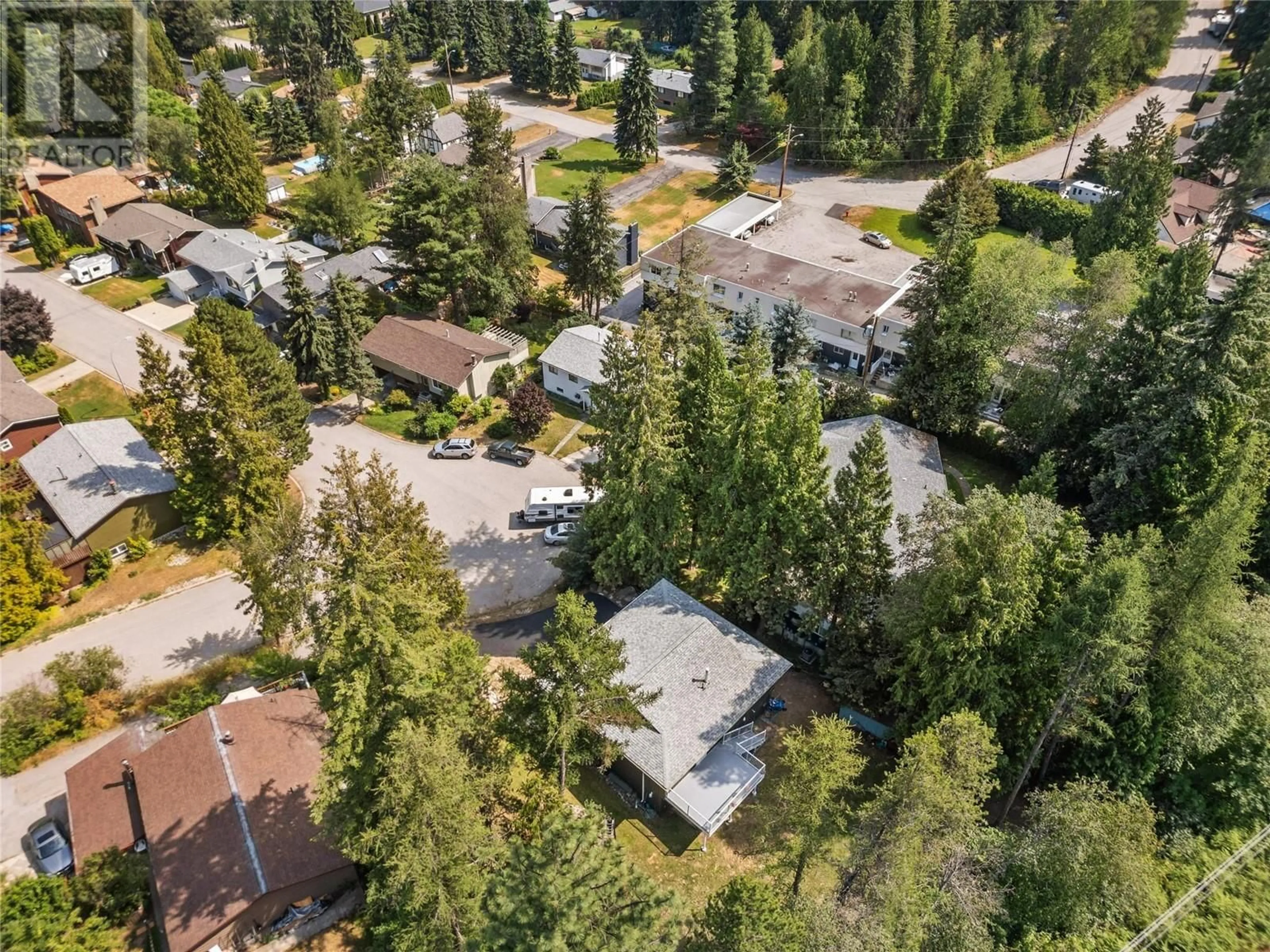 A pic from outside/outdoor area/front of a property/back of a property/a pic from drone, unknown for 1419 HIGHLAND Drive, Castlegar British Columbia V1N3V8